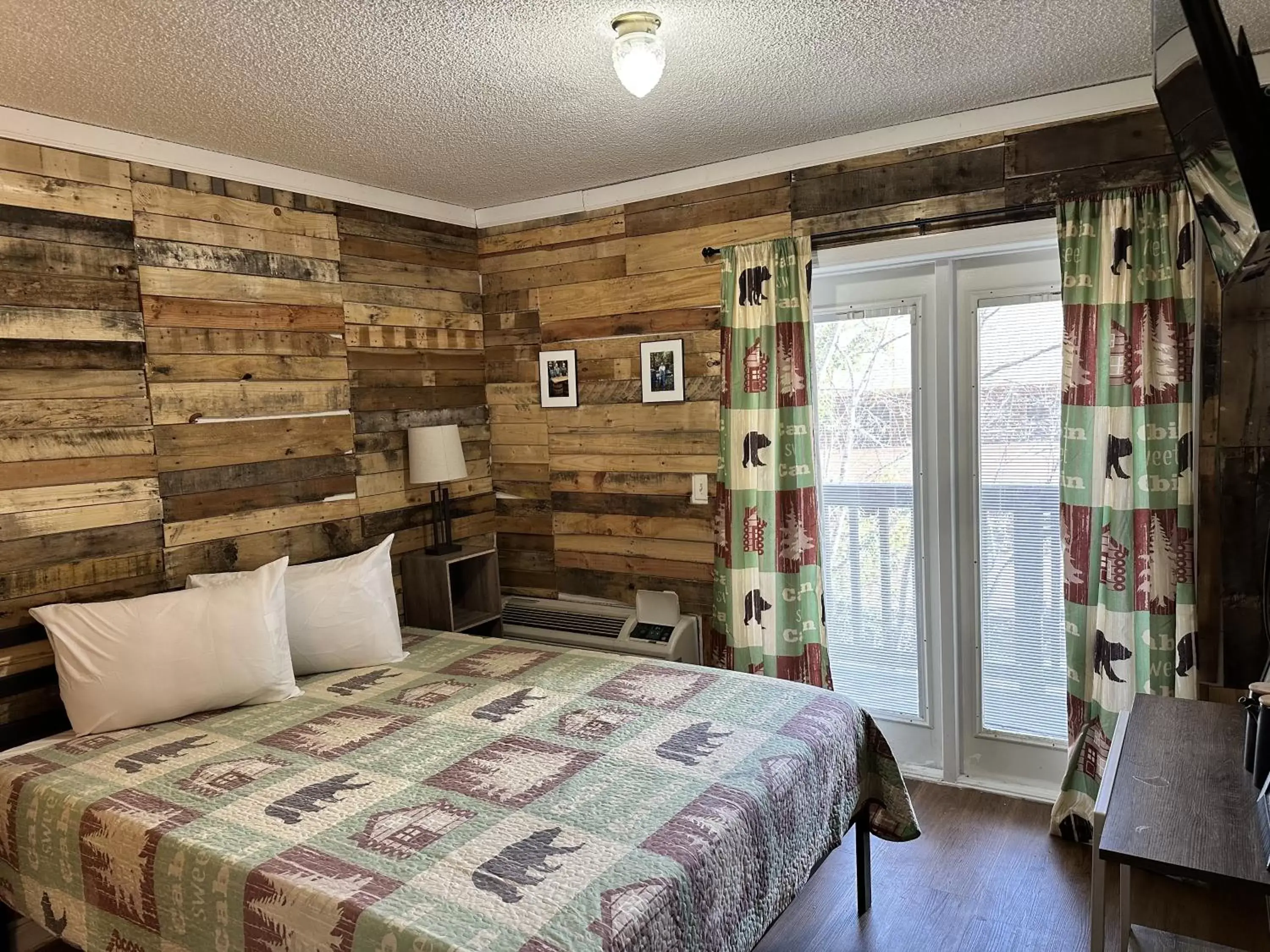 Bed in Ski Mountain Lodge