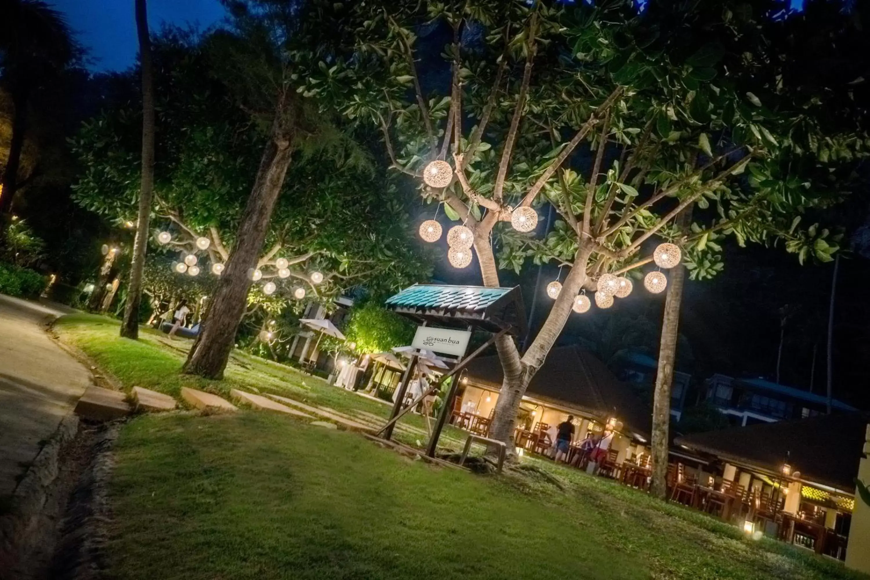 Restaurant/places to eat, Garden in Centara Grand Beach Resort & Villas Krabi