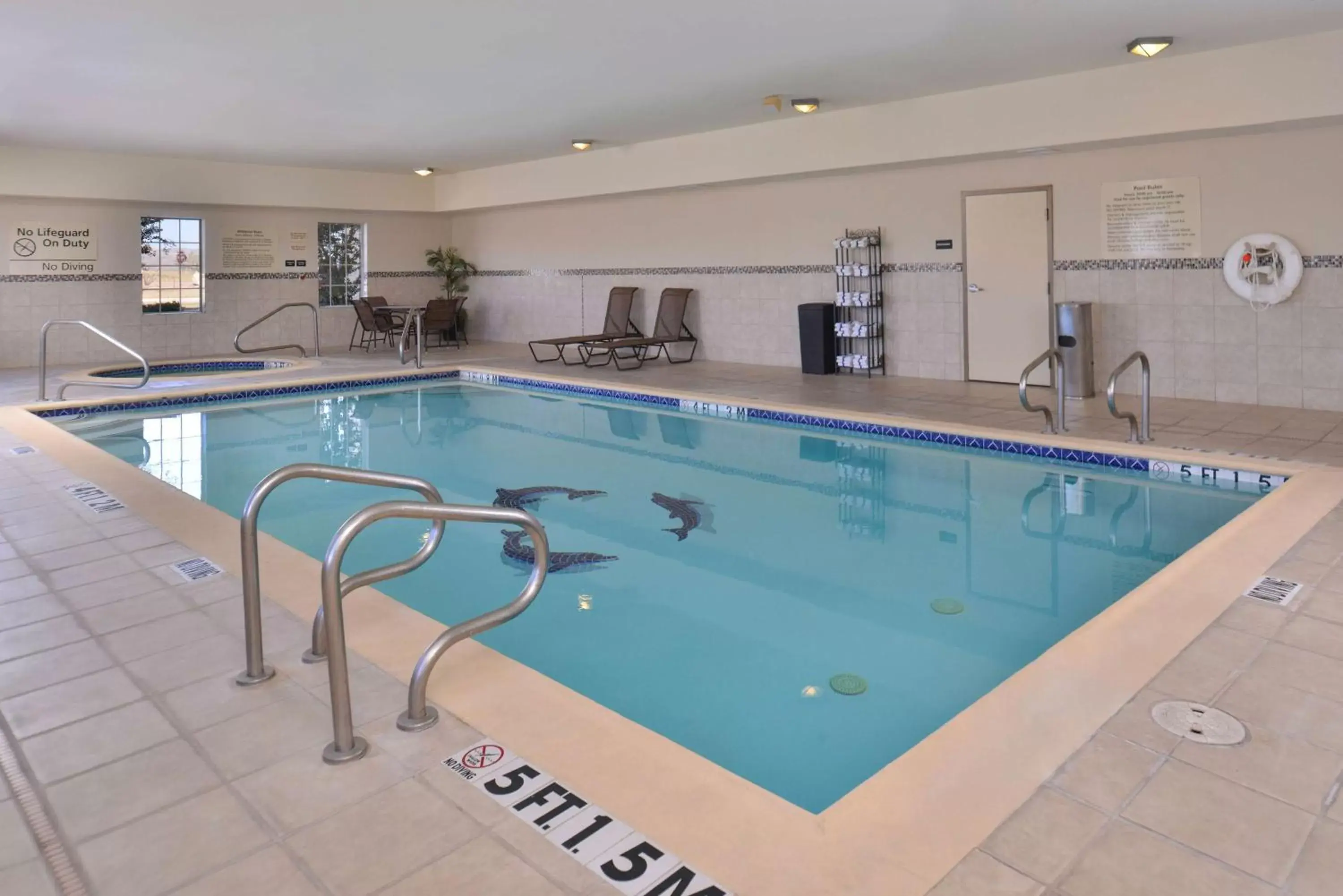 Pool view, Swimming Pool in Hampton Inn Van Horn