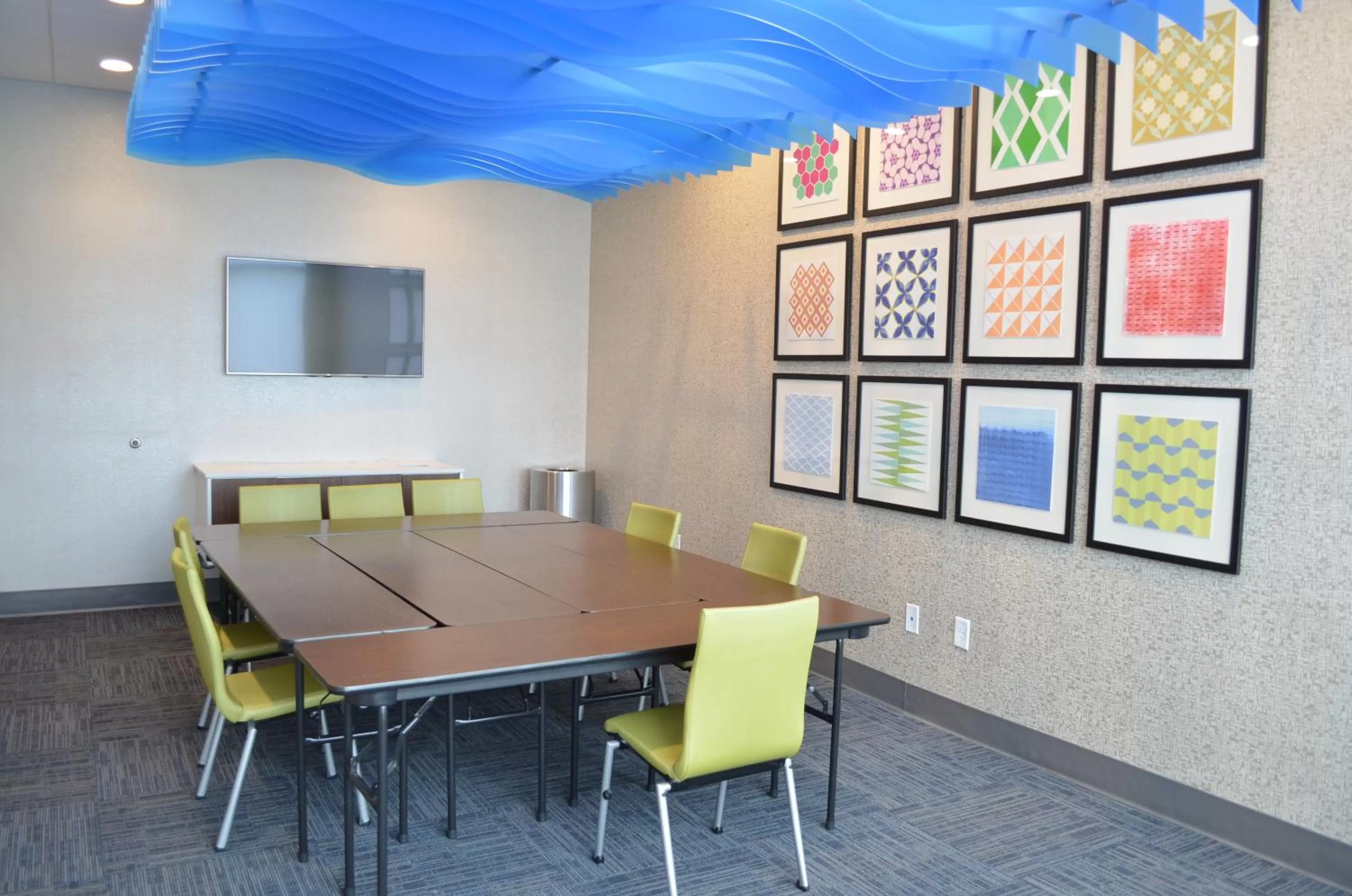 Meeting/conference room in Holiday Inn Express & Suites - Charlotte NE - University Area by IHG