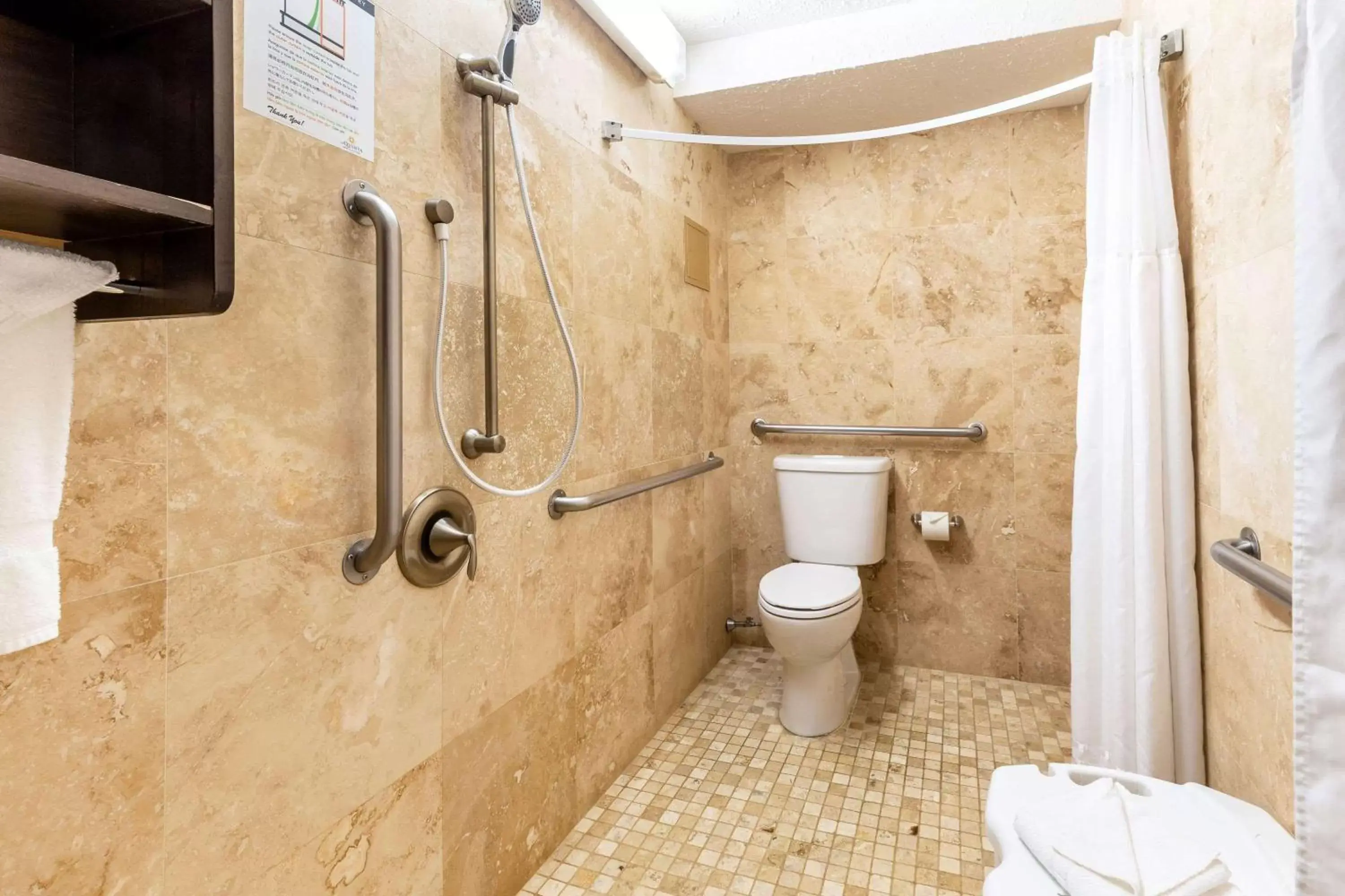 Shower, Bathroom in La Quinta by Wyndham Seattle Downtown