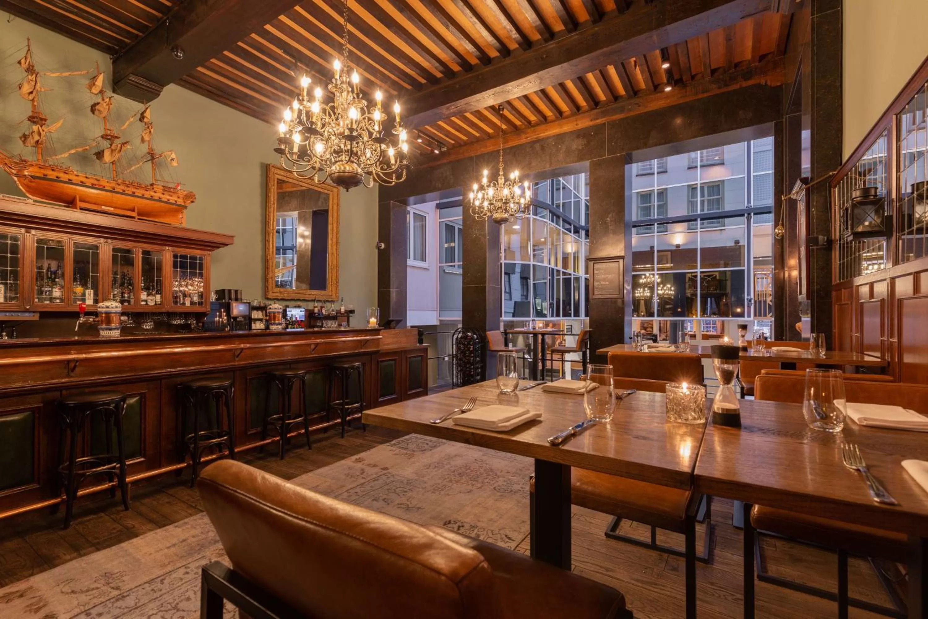 Lounge or bar in Radisson Blu Hotel, Amsterdam City Center