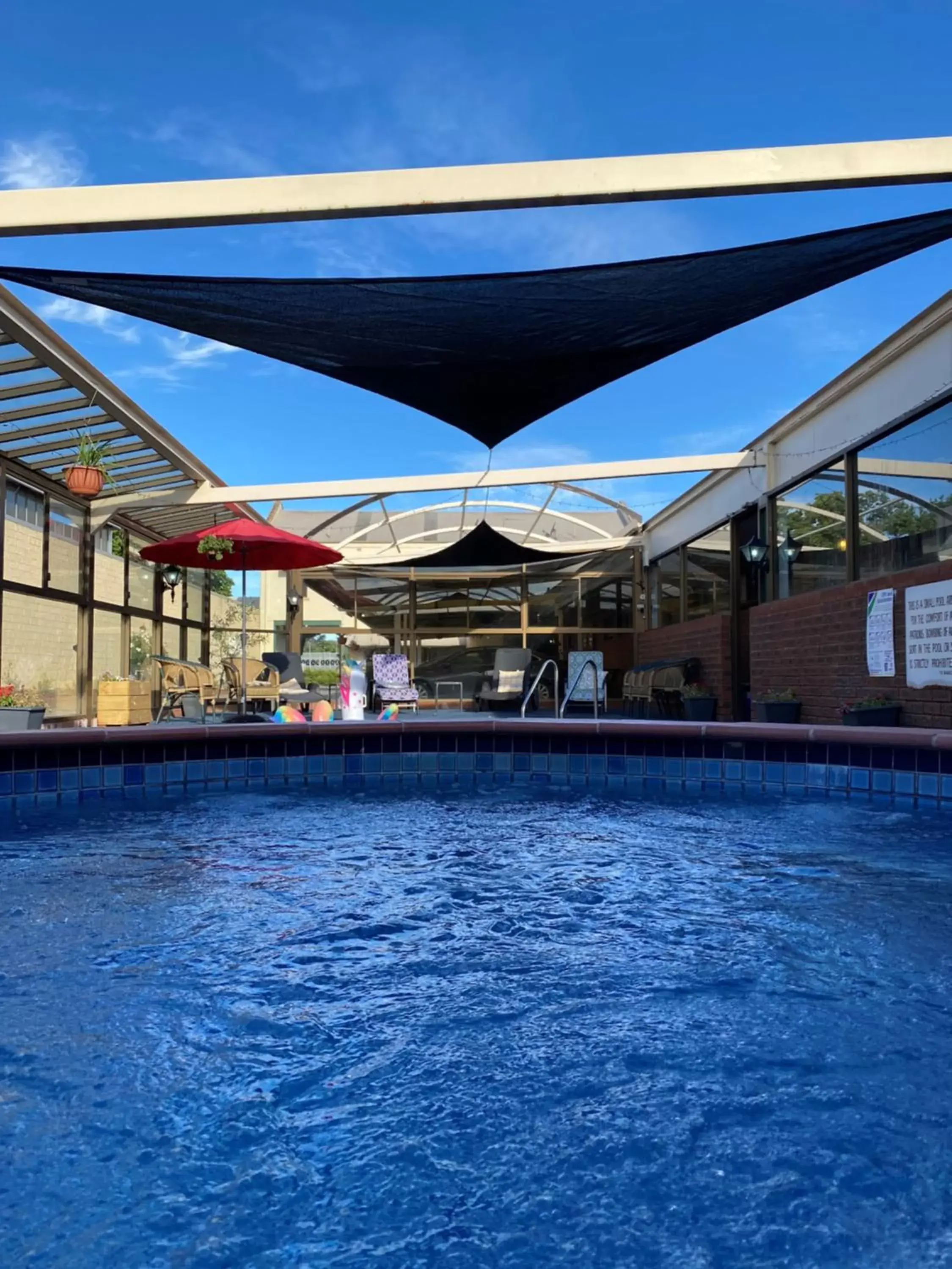 Swimming Pool in Elm Court Motel