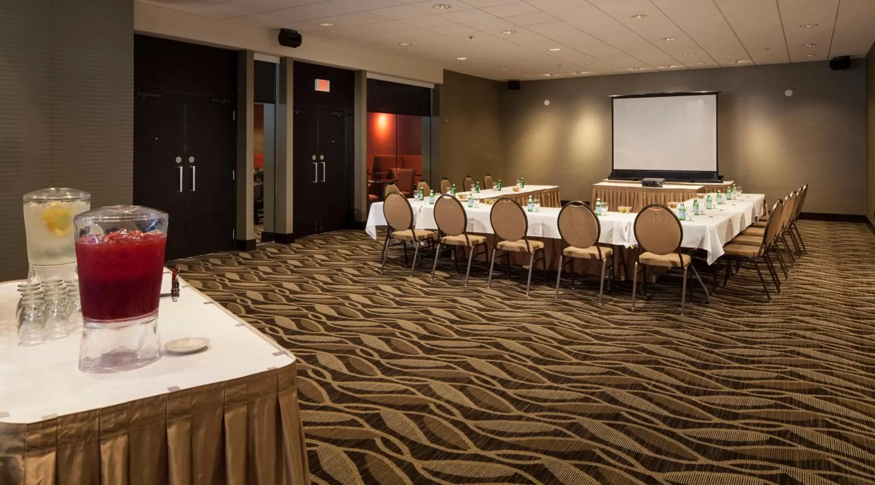 Meeting/conference room in Holiday Inn Vancouver Downtown & Suites, an IHG Hotel
