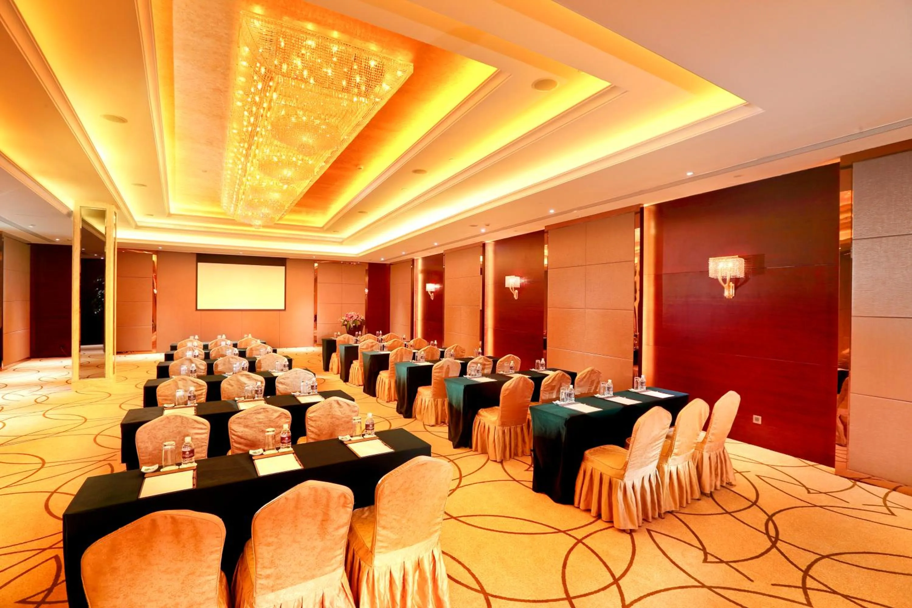 Meeting/conference room in Royal International Hotel Shanghai - Pudong International Airport