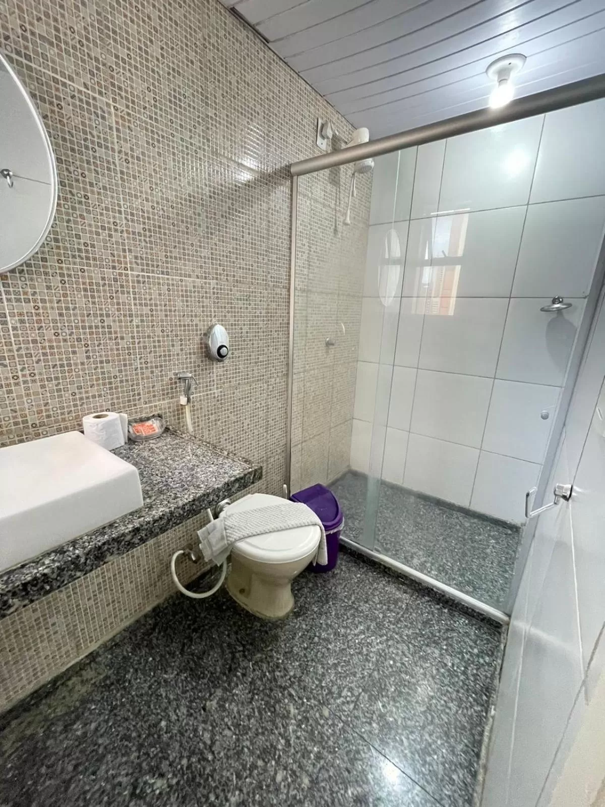 Bathroom in Flat Atlântico Neto