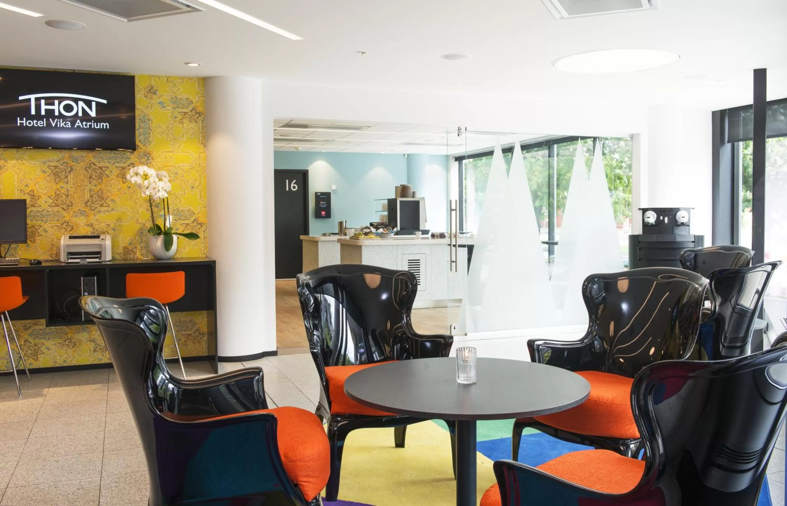 Lounge or bar in Thon Hotel Vika Atrium