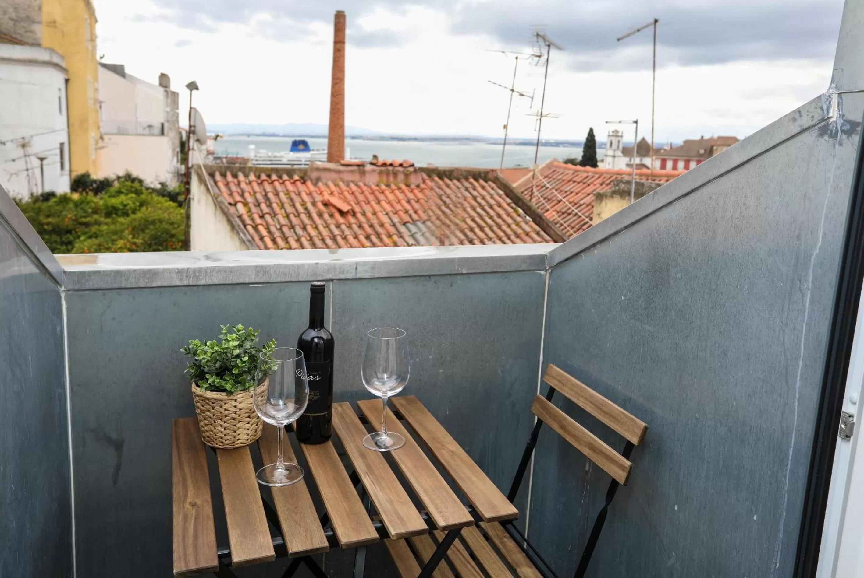 Loios Studios and Apartments