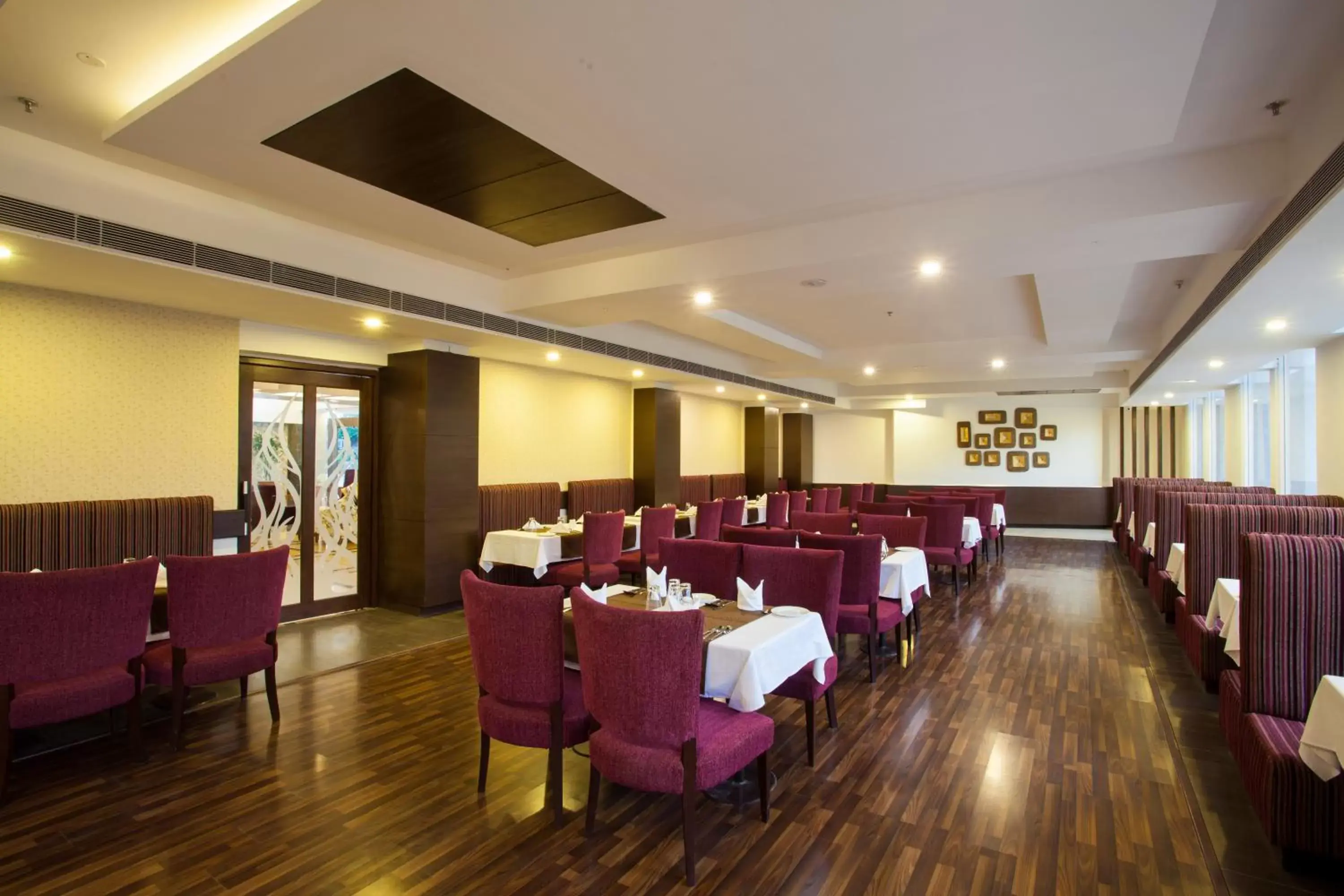 Restaurant/places to eat in Velvet Clarks Exotica