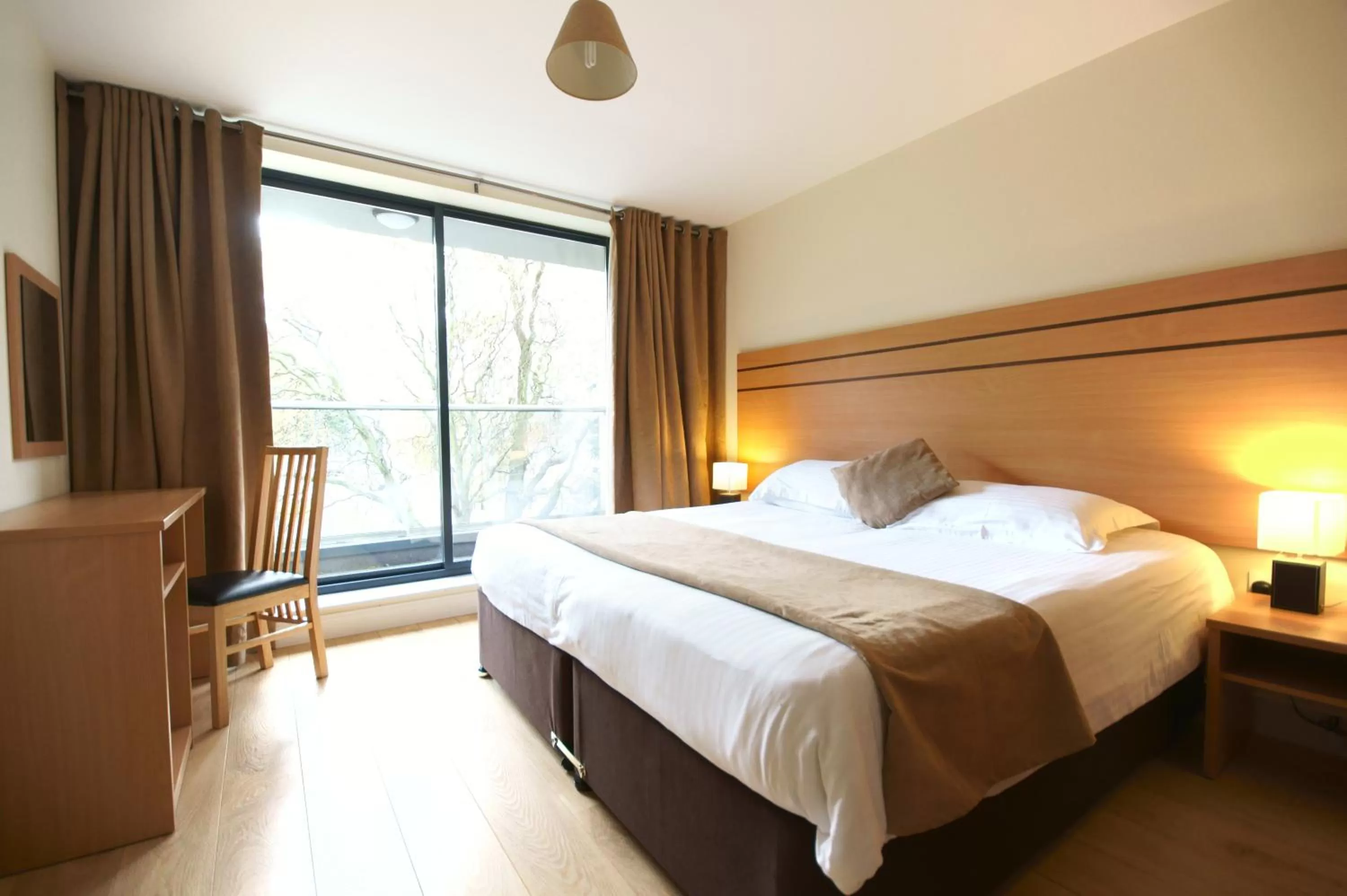 Bedroom, Bed in Lodge Drive Serviced Apartments