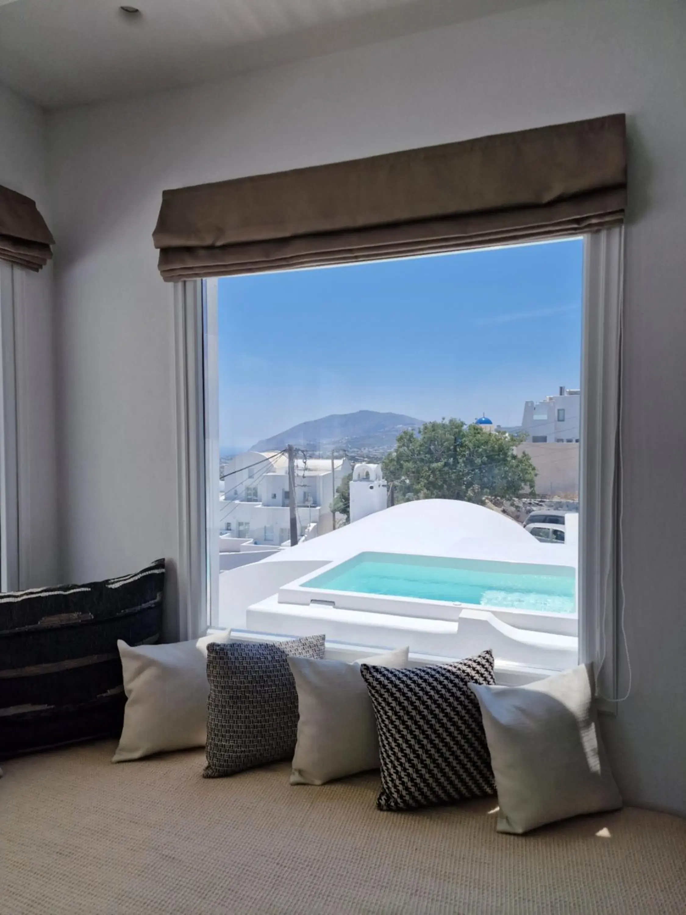 Patio, Pool View in Amerisa Suites