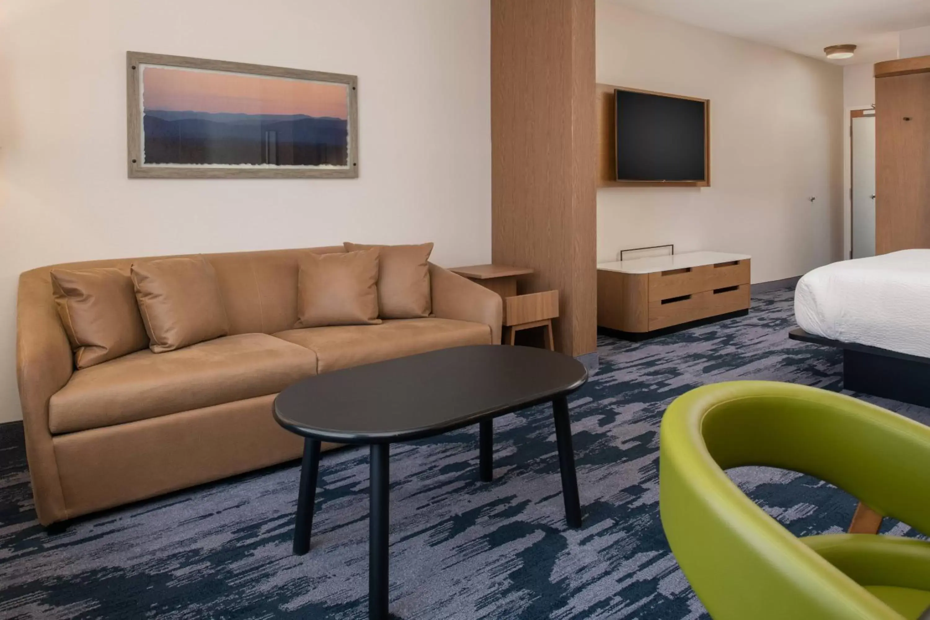 Photo of the whole room, Seating Area in Fairfield Inn & Suites by Marriott Wenatchee