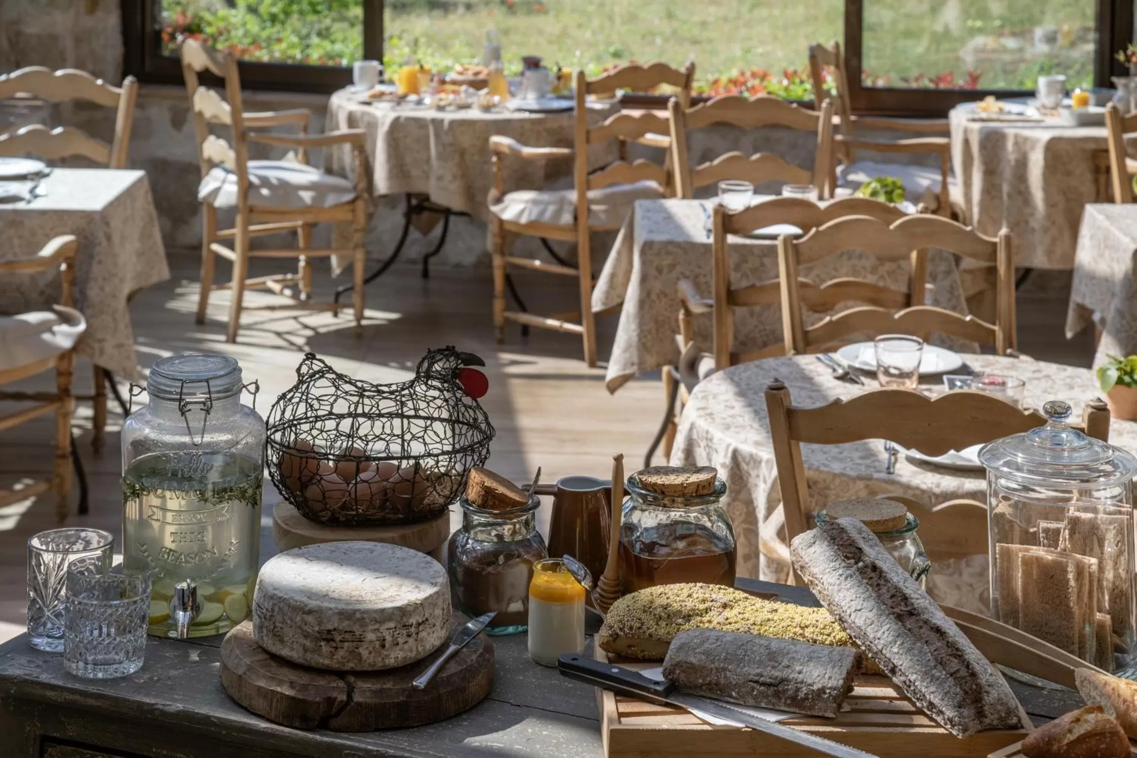 Buffet breakfast in Hotel Les Messugues