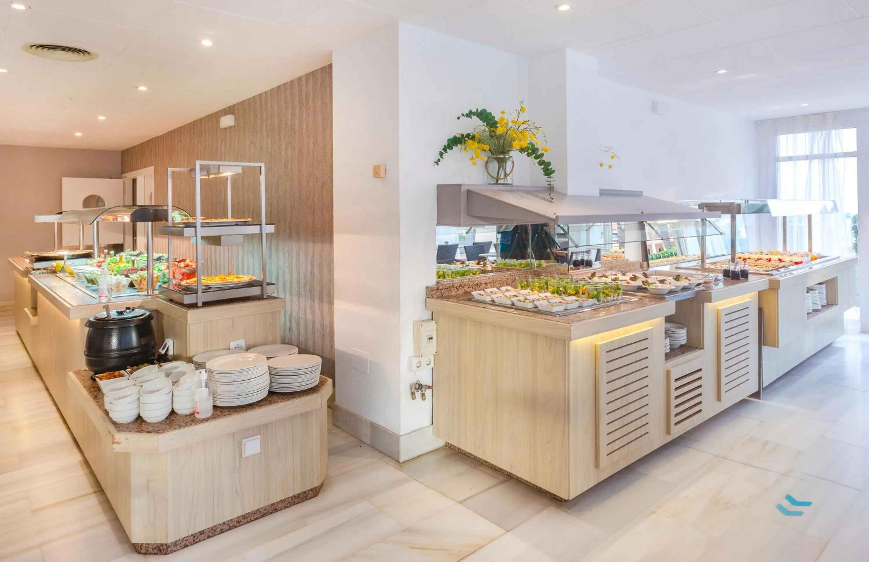 Restaurant/places to eat in JS Miramar