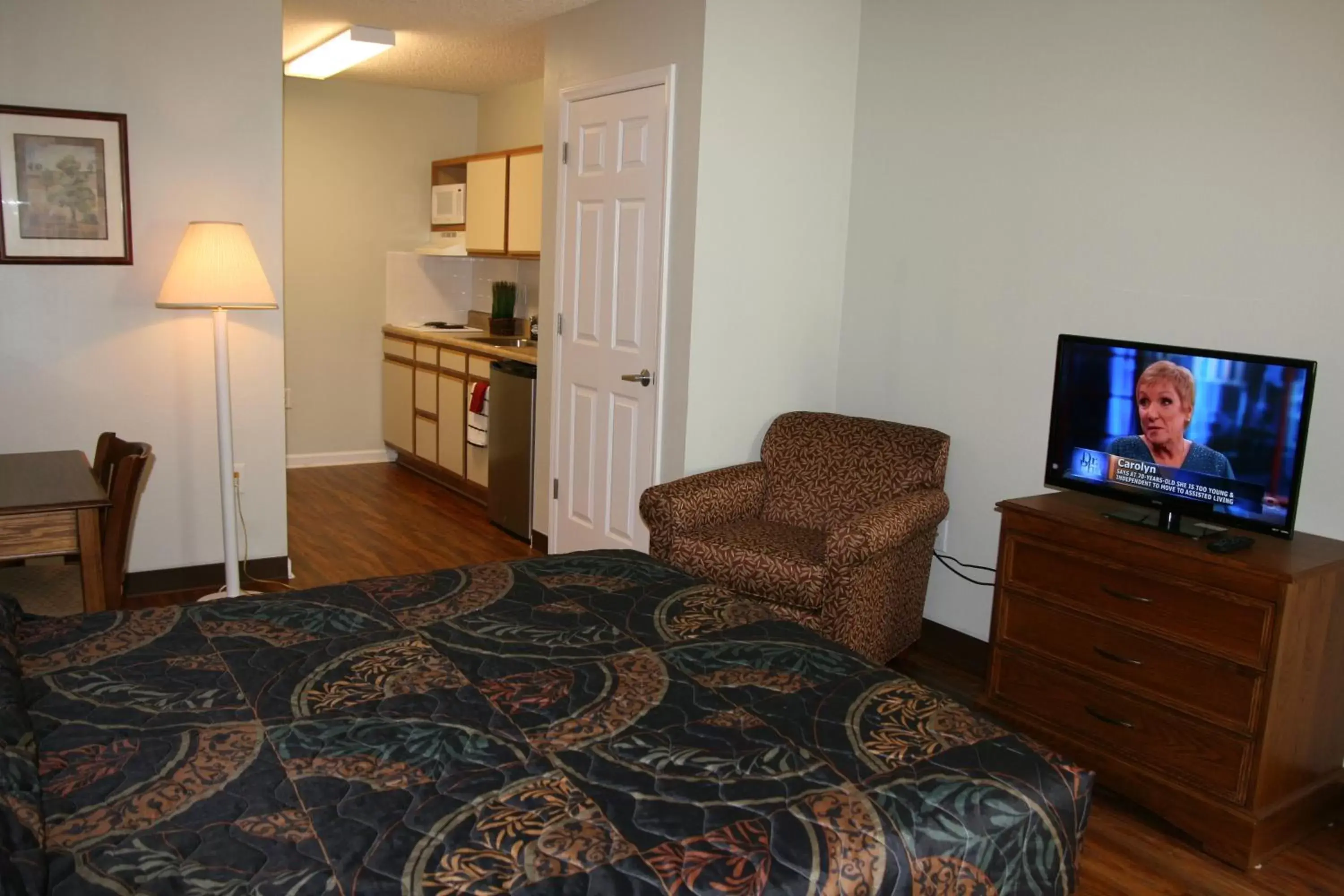 Bed in Affordable Suites Greenville