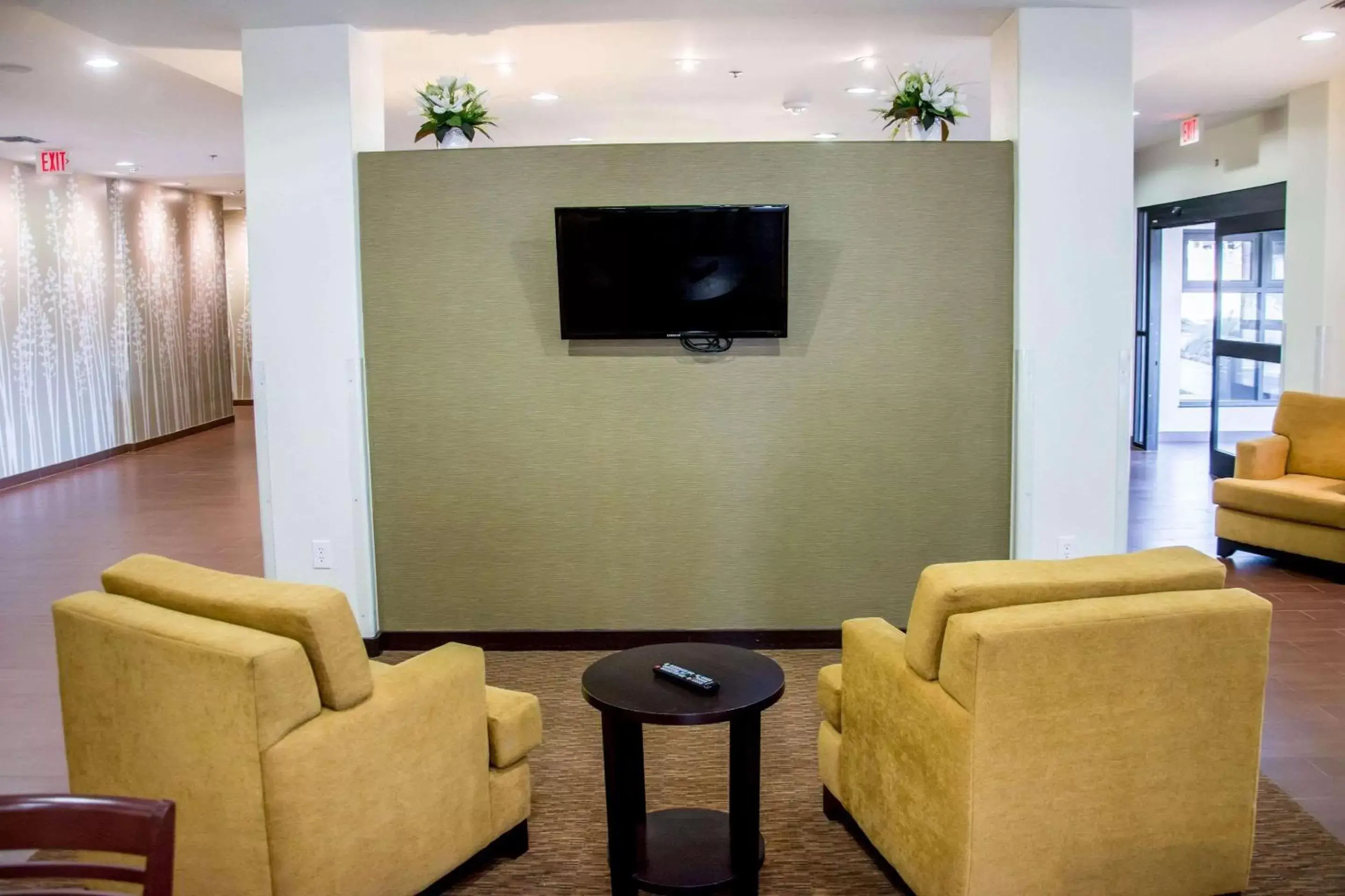 Lobby or reception, Seating Area in Sleep Inn & Suites Center