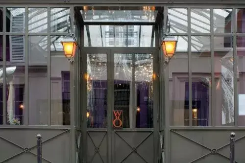Facade/entrance in Windsor Opera