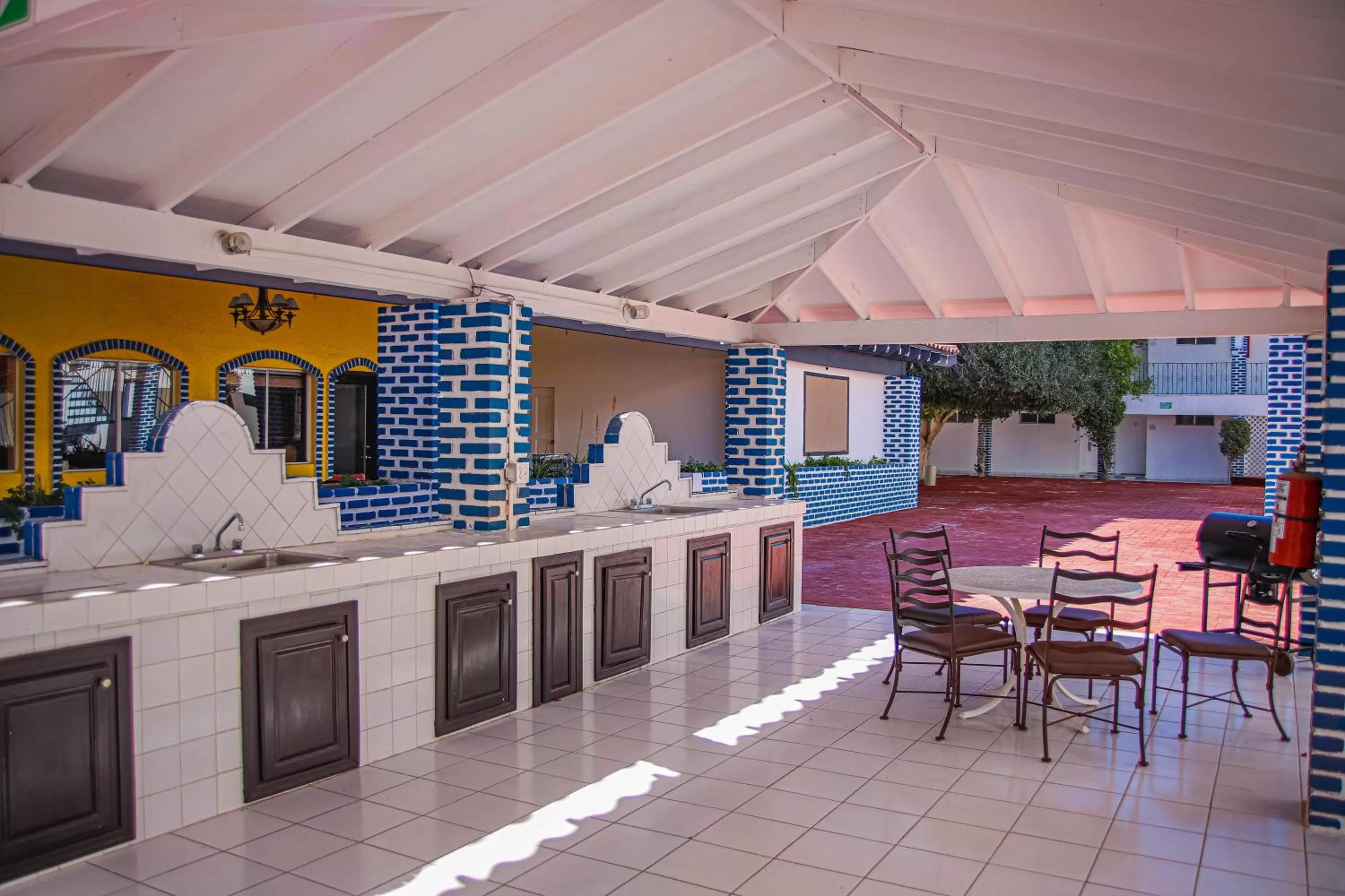 Patio, Restaurant/Places to Eat in Playa Inn Rocky Point