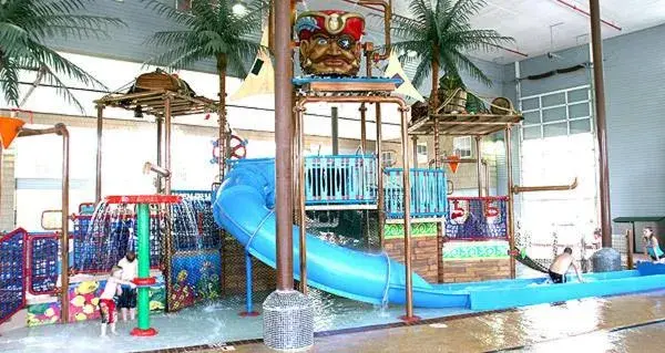 Aqua park, Children's Play Area in Crown Choice Inn & Suites Lakeview and Waterpark