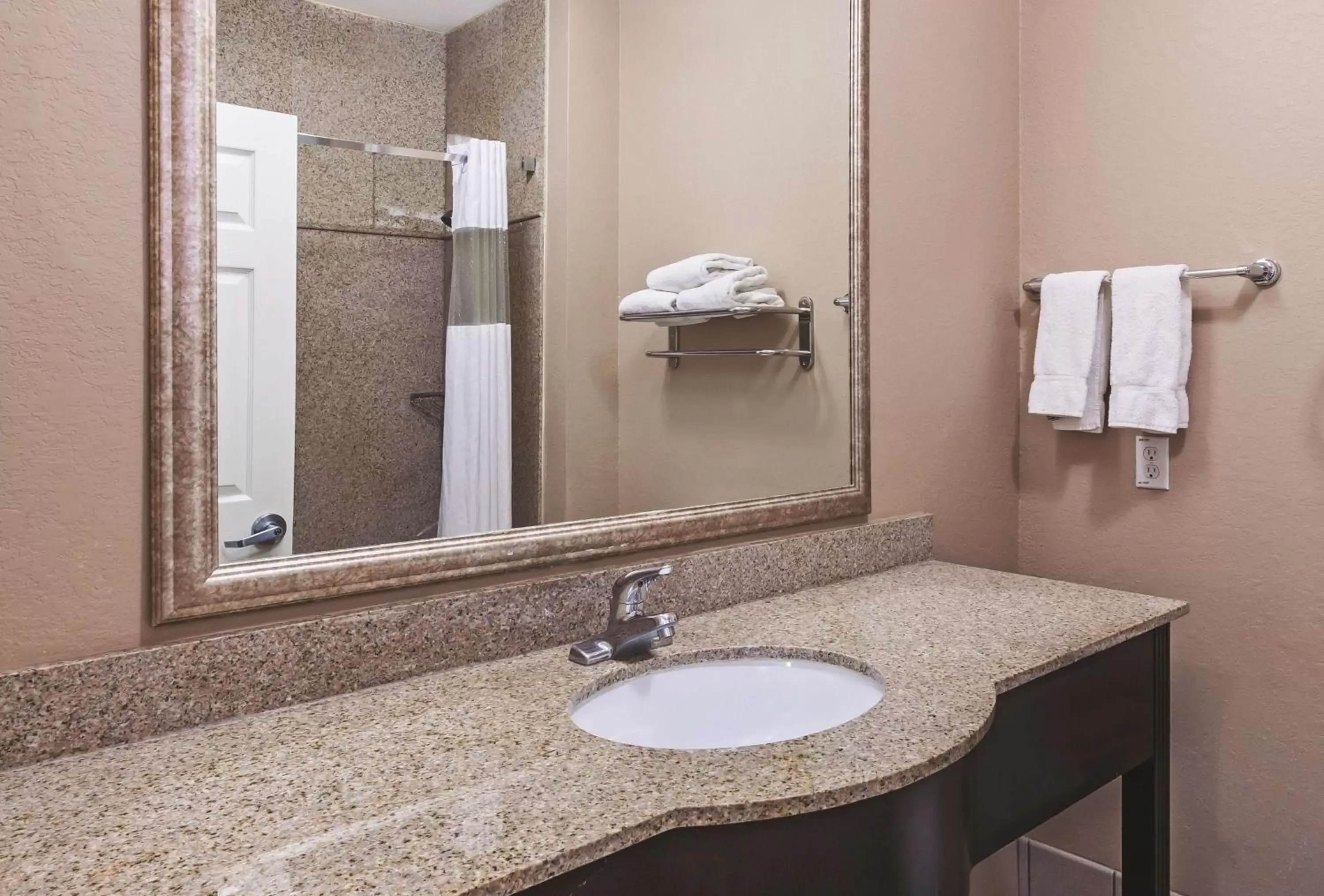 Bathroom in La Quinta by Wyndham Pearland