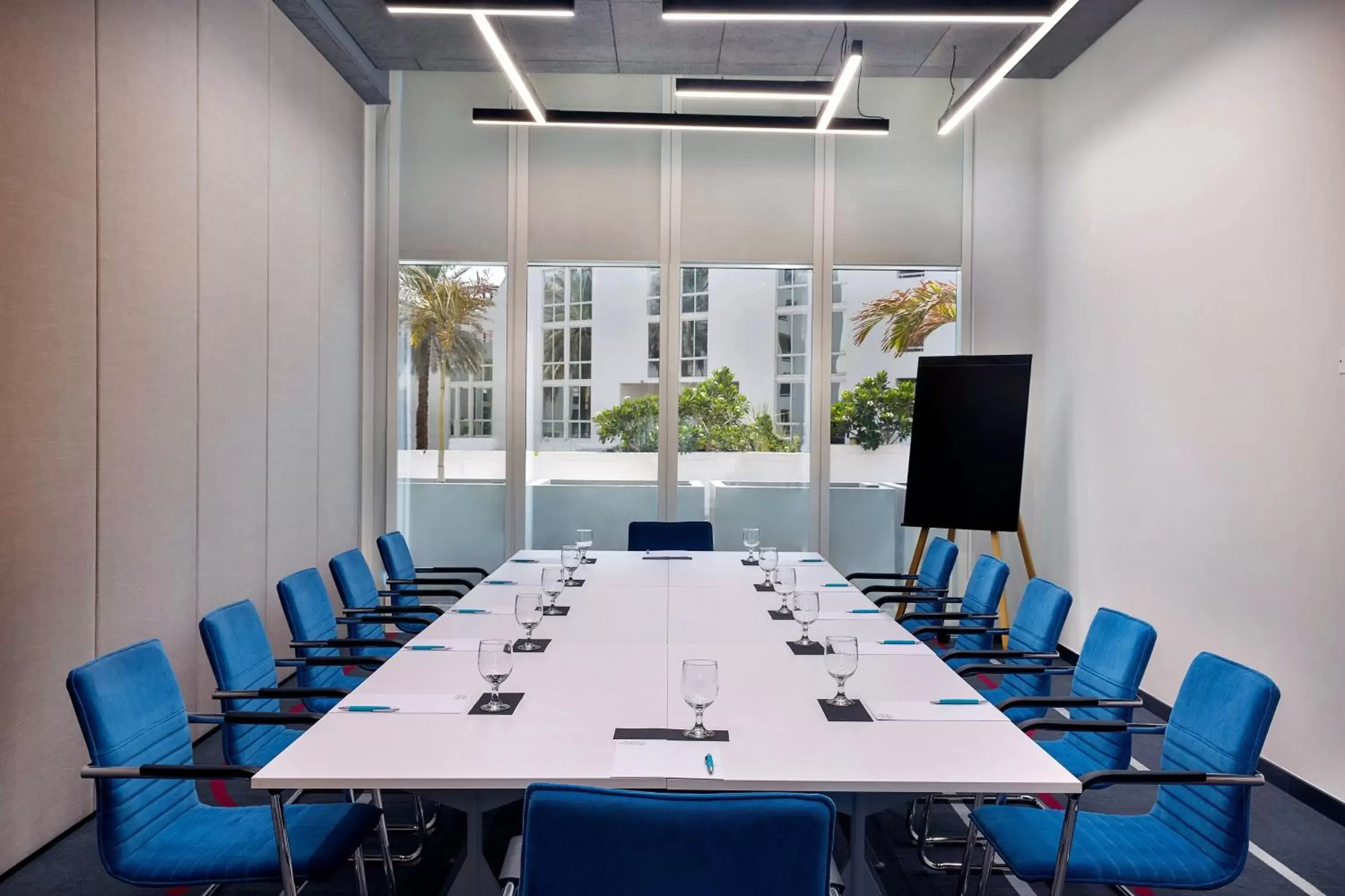 Meeting/conference room in Aloft Dubai Airport