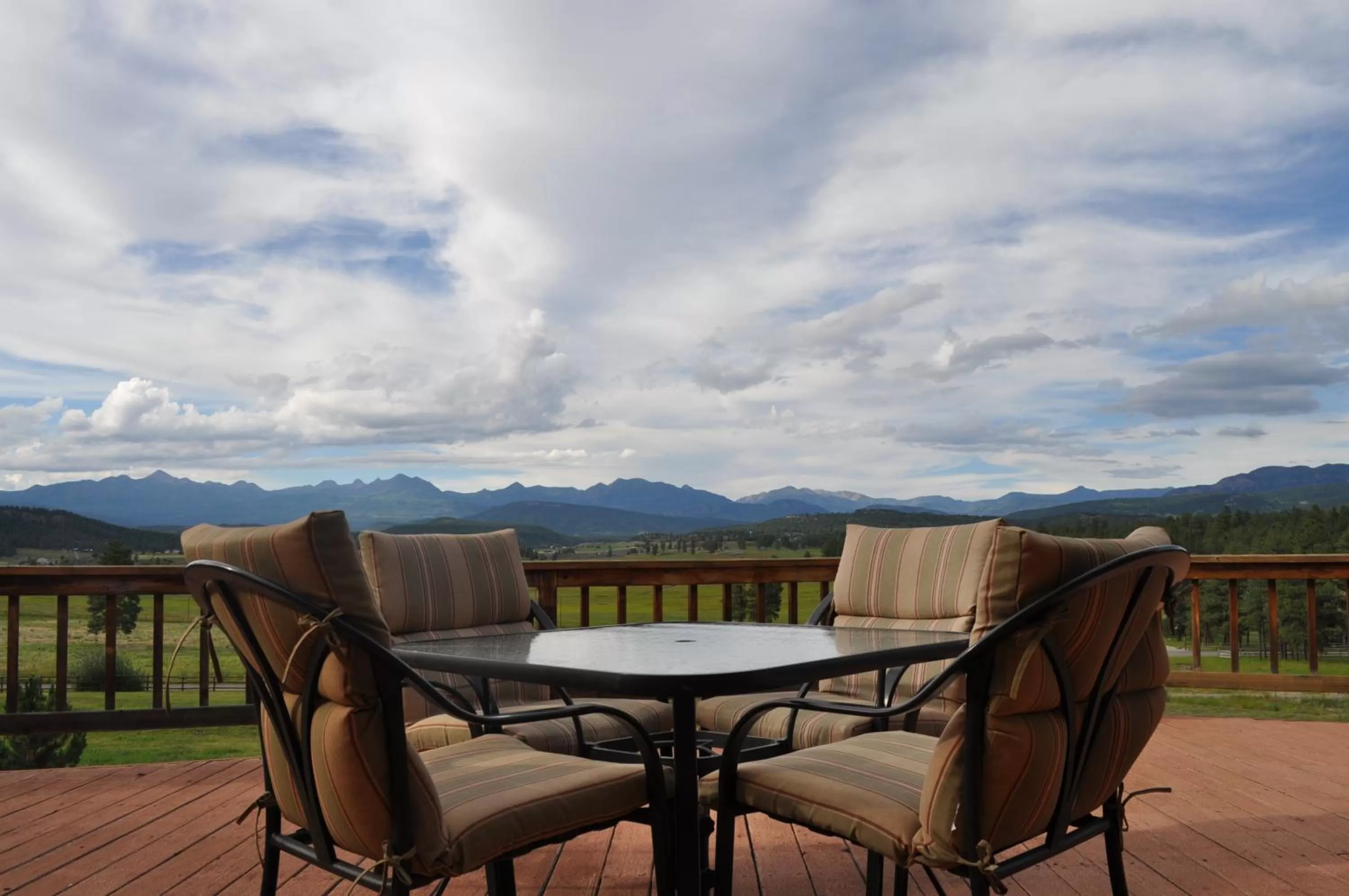 Summer in Elkwood Manor Bed & Breakfast