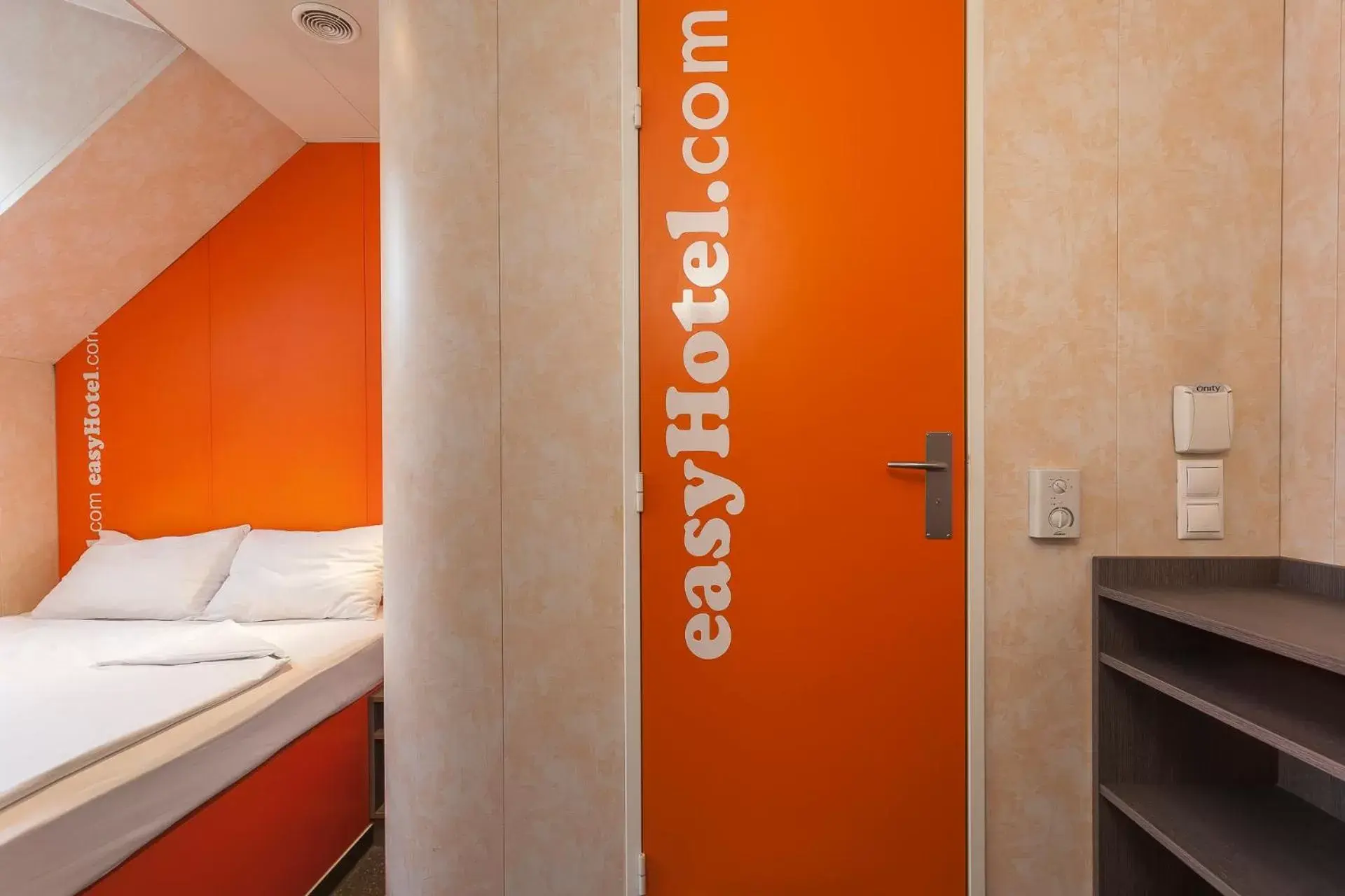 Bedroom in easyHotel Budapest Oktogon