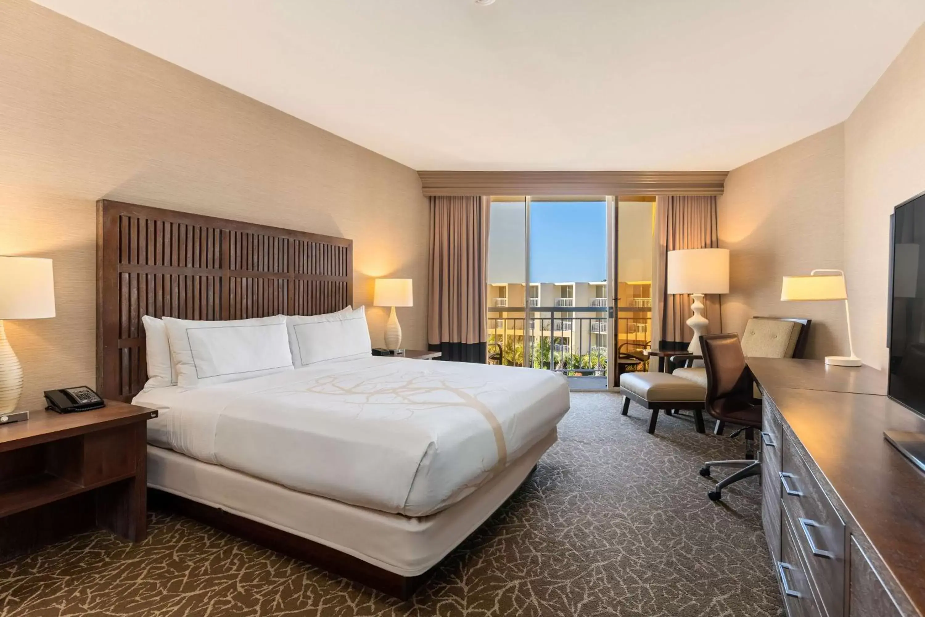 Bed in Hilton La Jolla Torrey Pines