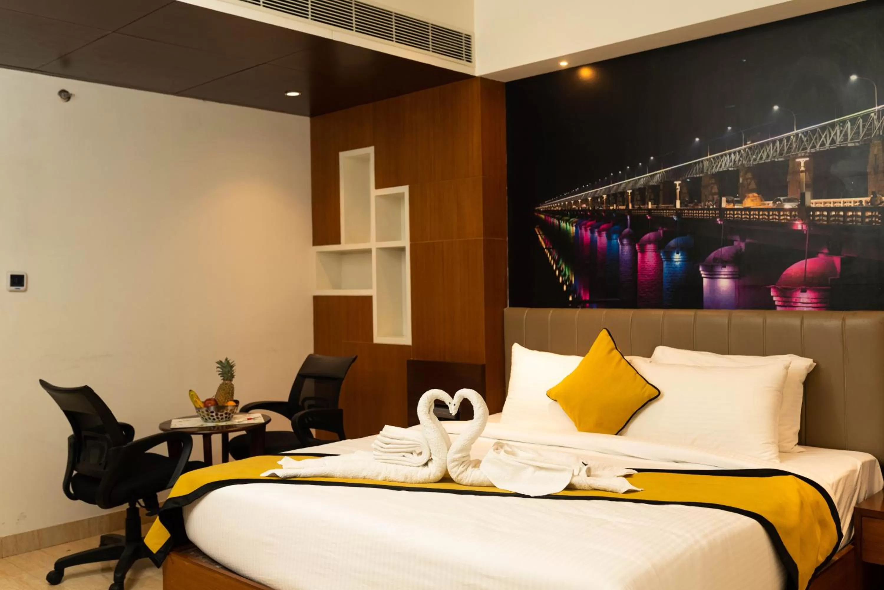 Bed in Hotel Namo Residency