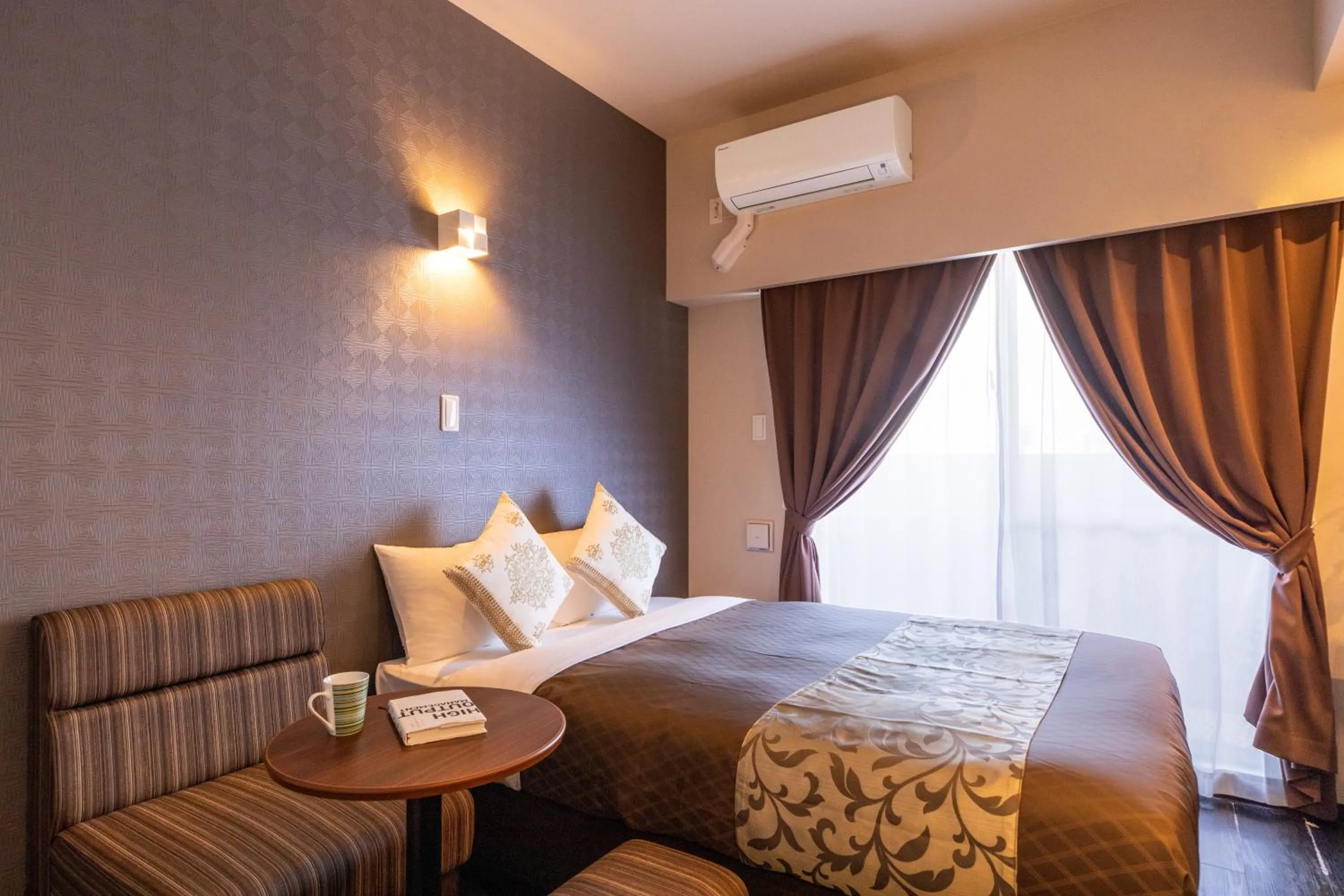 Bed in Mr.KINJO in SAKAEMACHI