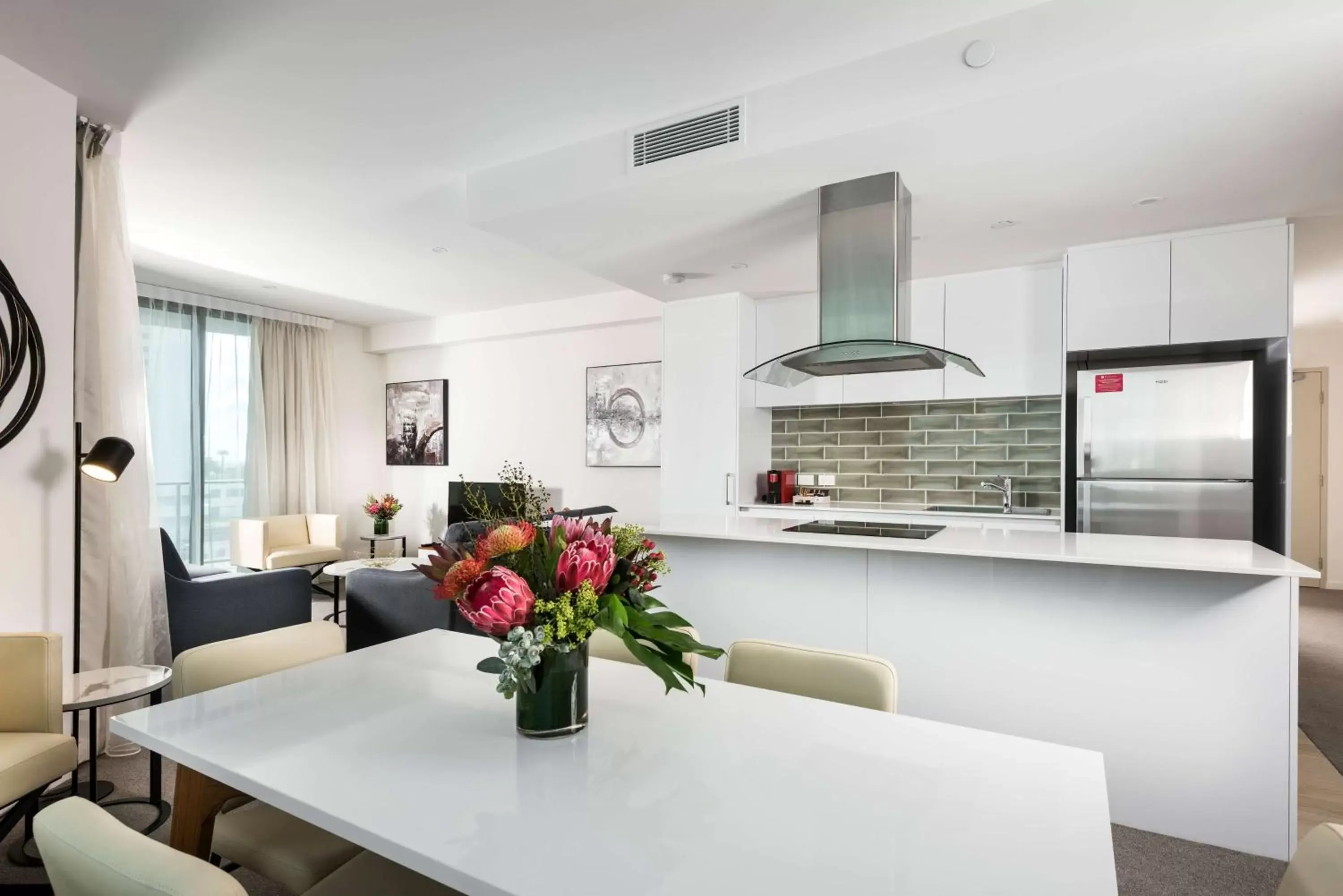 Photo of the whole room, Dining Area in Ramada by Wyndham VetroBlu Scarborough Beach