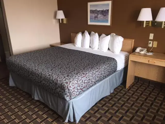 Bed in Days Inn by Wyndham Hurricane/Zion National Park Area