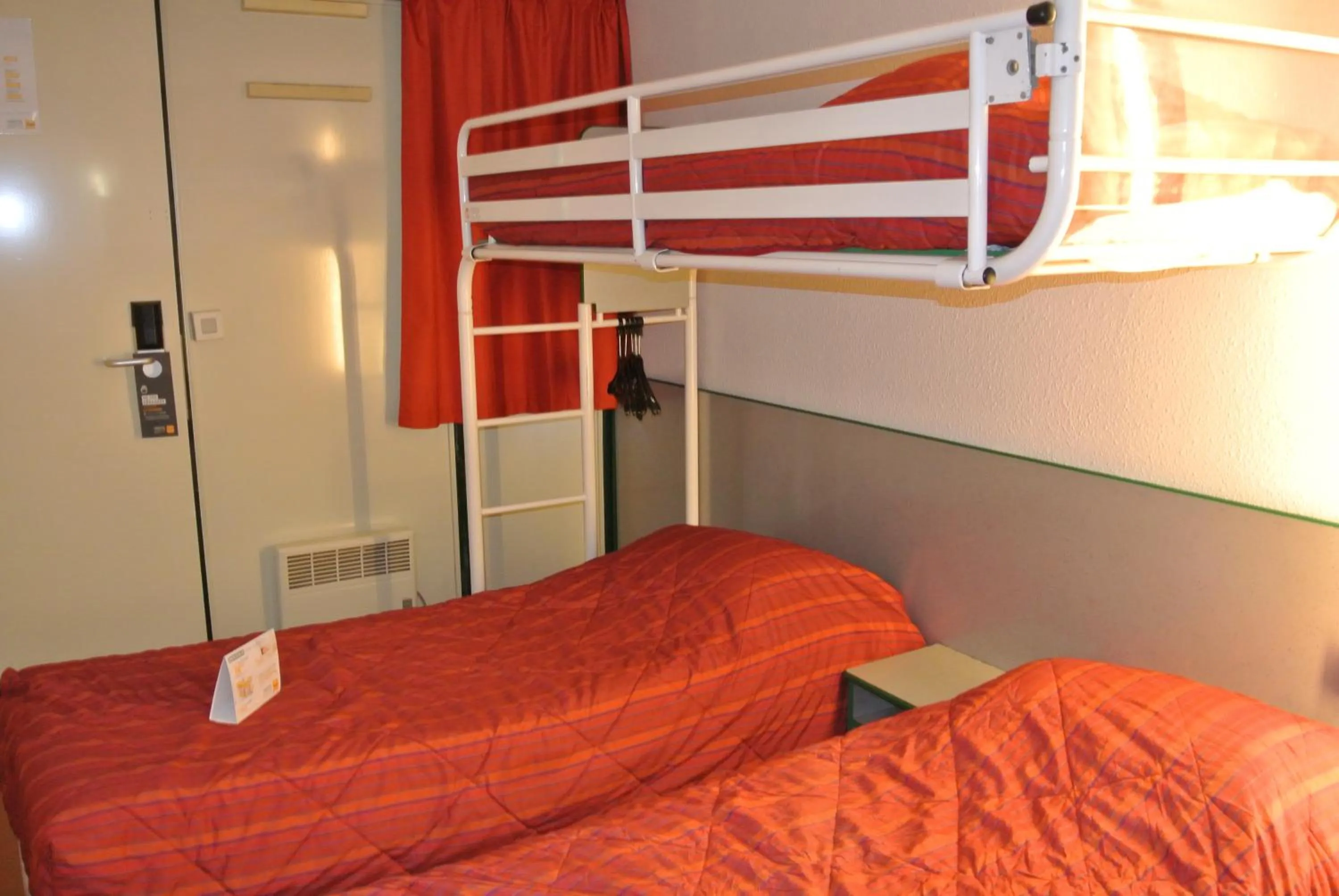 bunk bed, Bed in Premiere Classe Lyon Sud - Chasse Sur Rhône