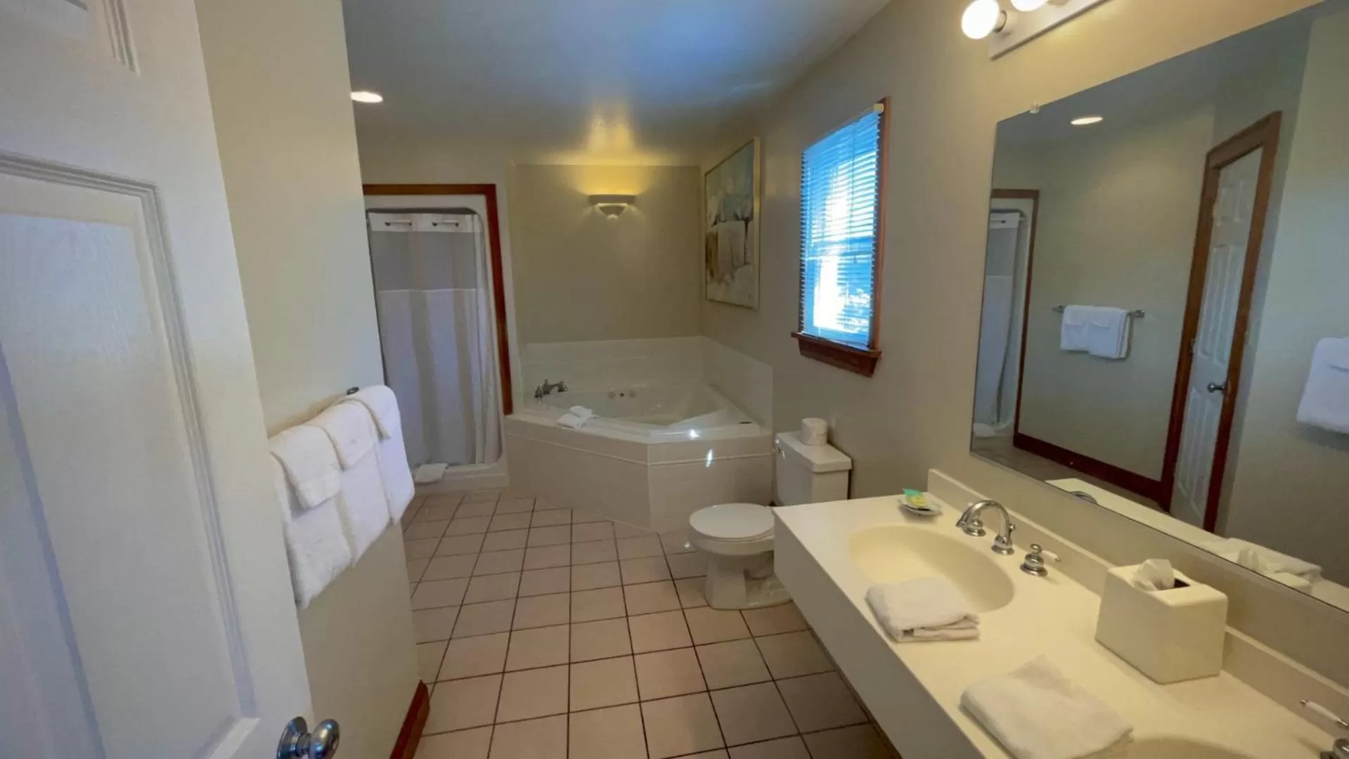 Shower in Pony Island Inn