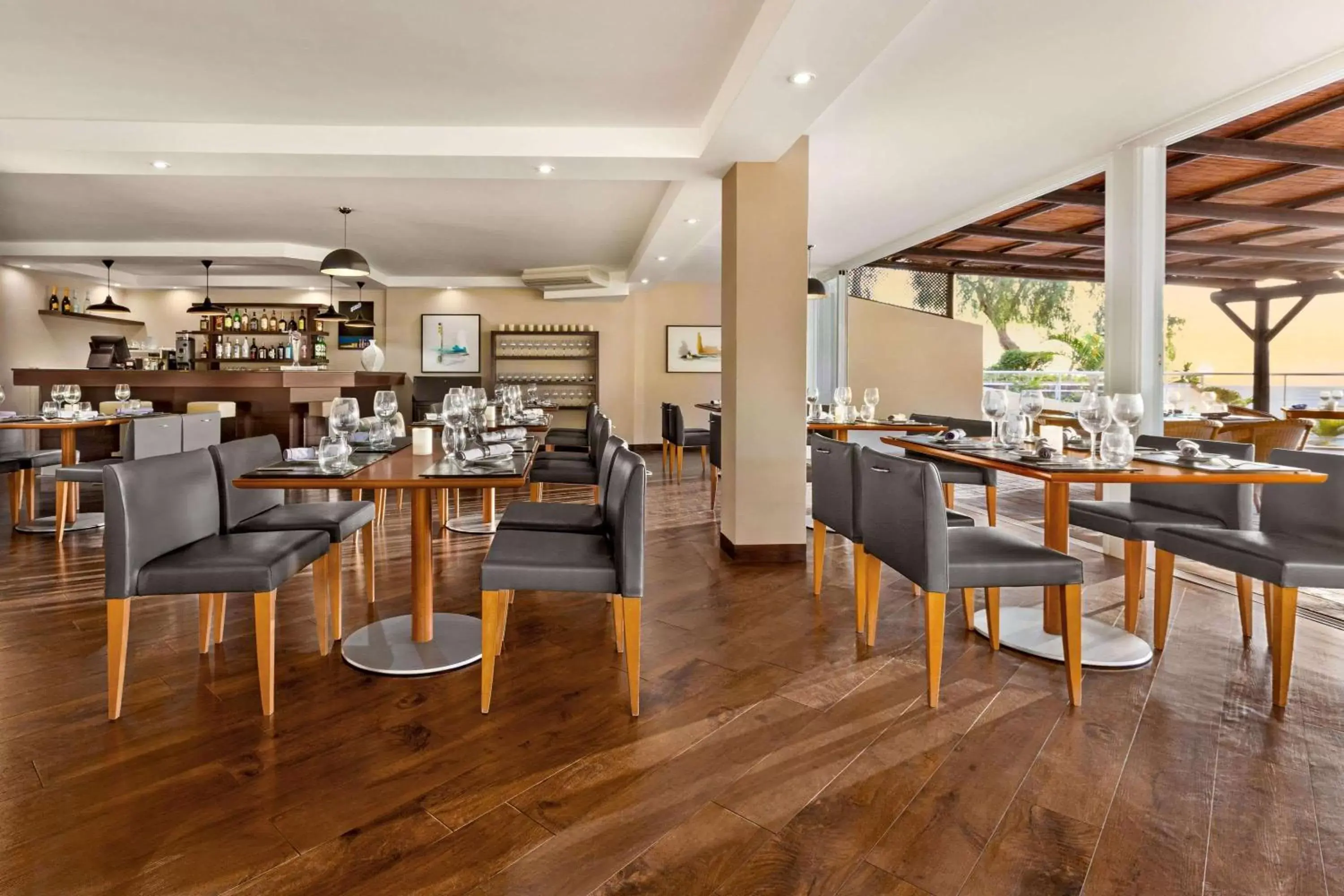 Restaurant/Places to Eat in Wyndham Residences Costa Adeje