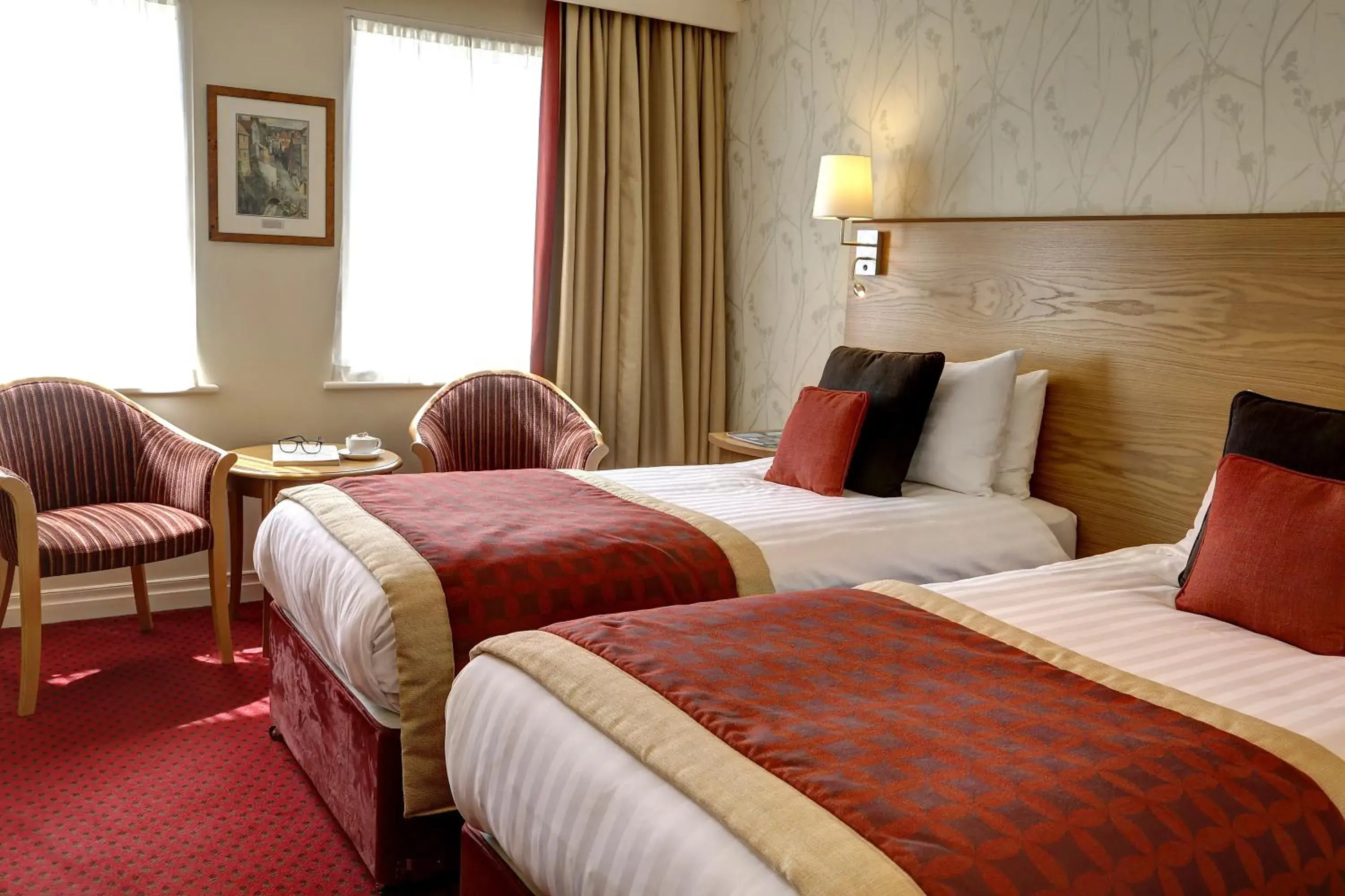Bed in Best Western Plus Milford Hotel