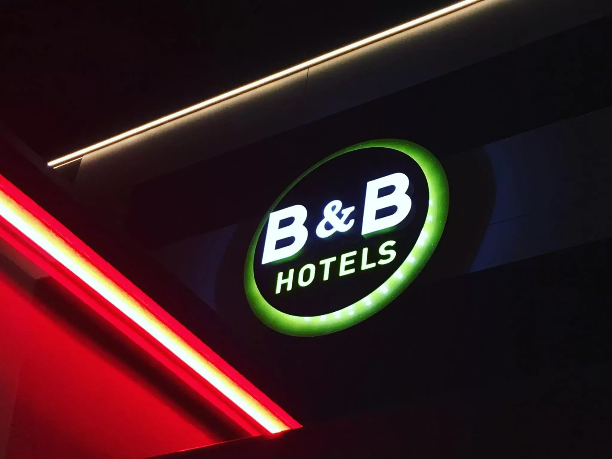 Property logo or sign in B&B HOTEL Colmar Expo