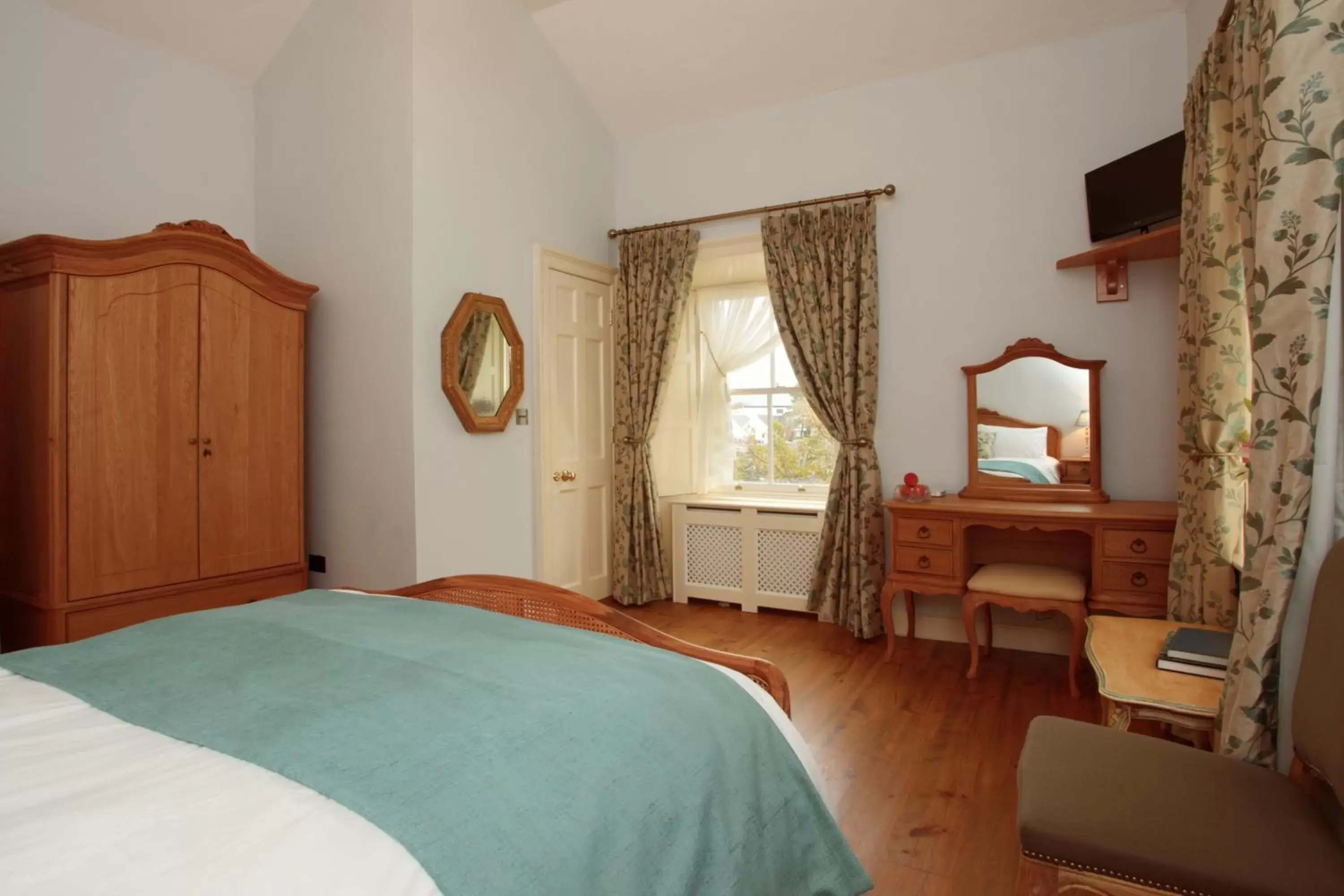 Standard Double Room in Corrib House Guest Accommodation Standard Double Room in Corrib House Guest Accommodation