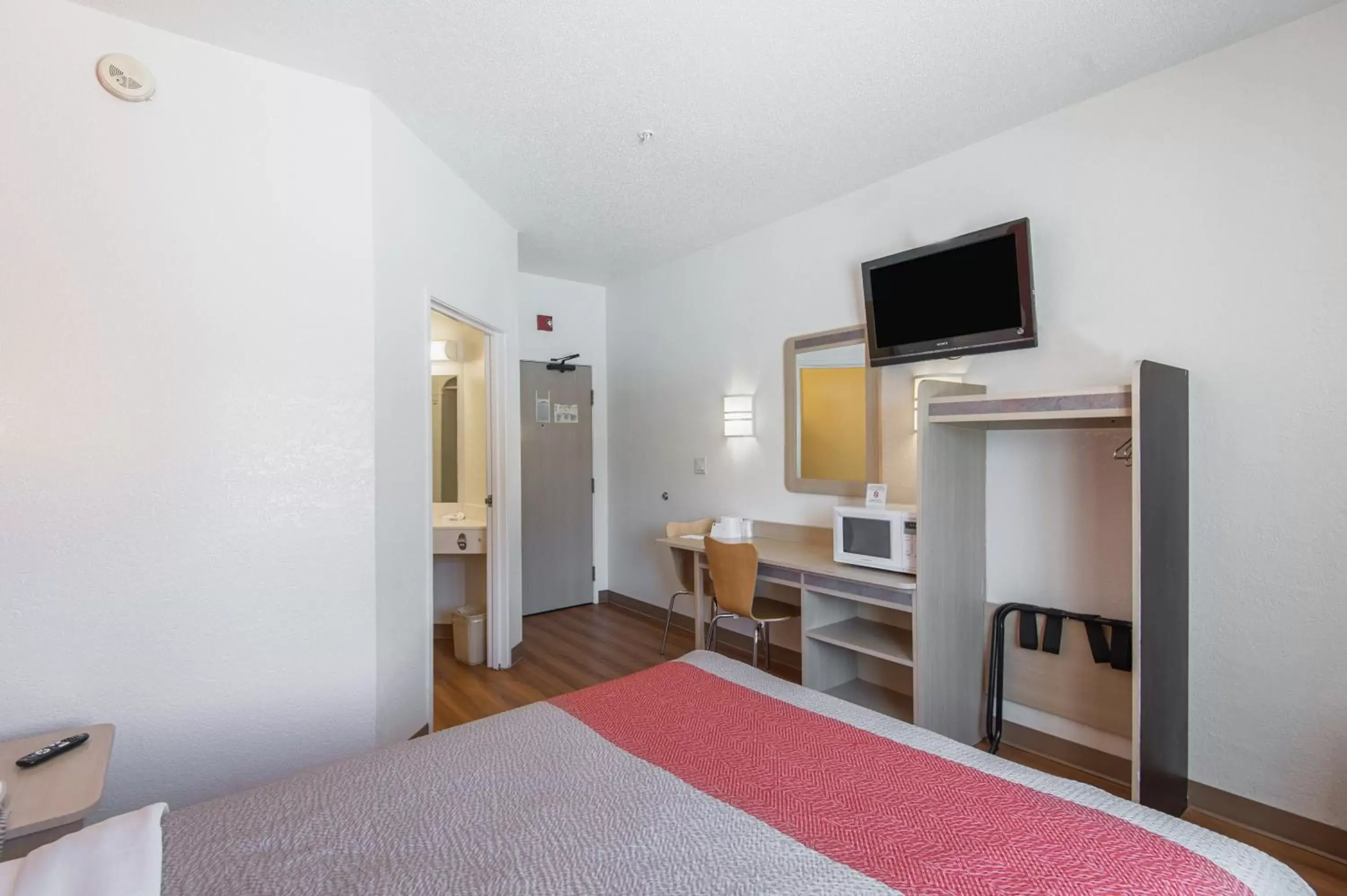 TV/Entertainment Center in Motel 6-Junction City, KS