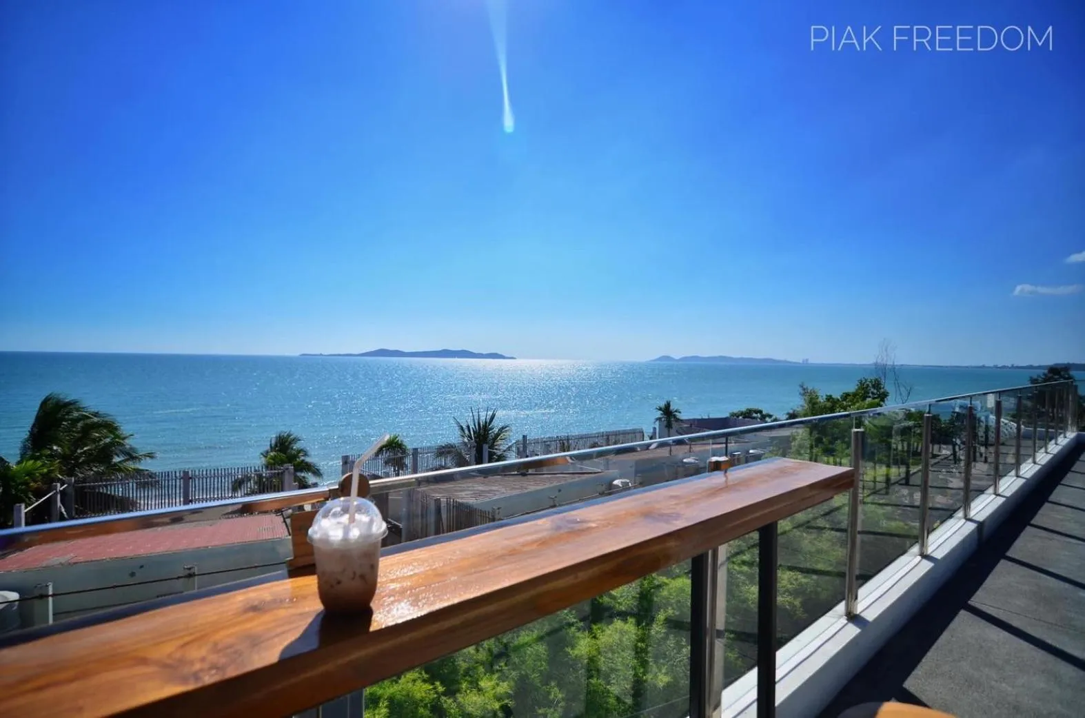 Restaurant/places to eat in Tique Series Boutique Resort (SHA Extra Plus)