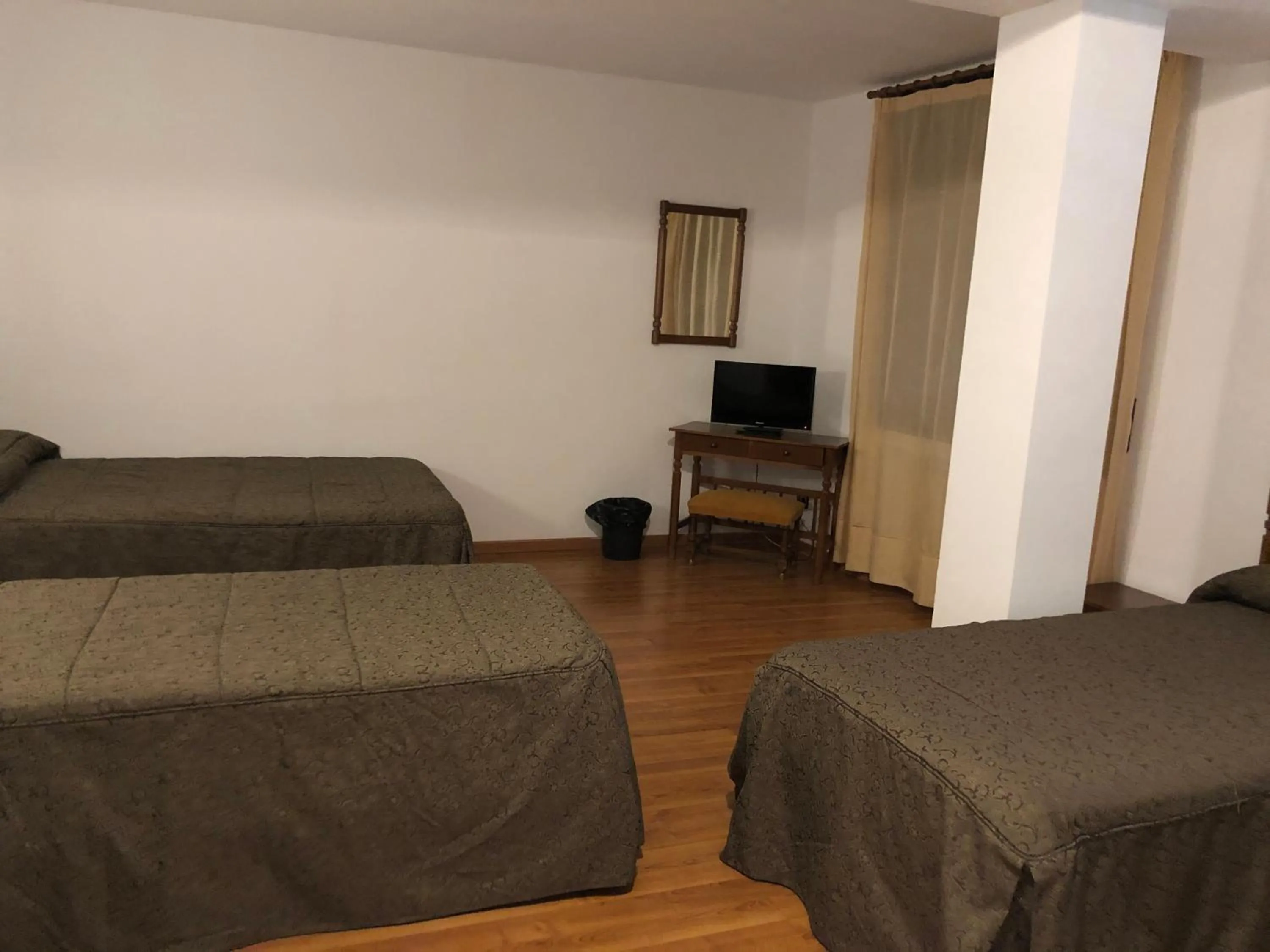 Bedroom in Hotel Refugi dels Isards