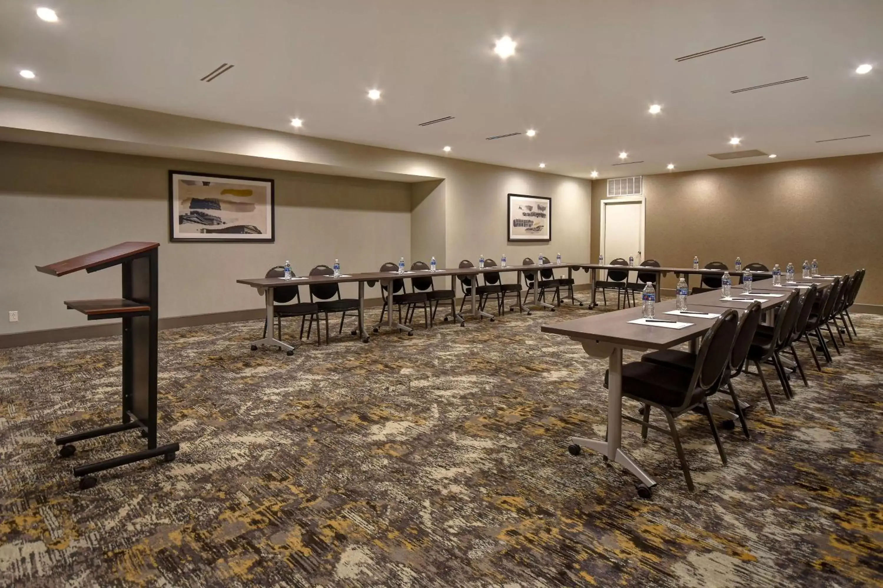 Meeting/conference room in DoubleTree by Hilton St. Louis Airport, MO