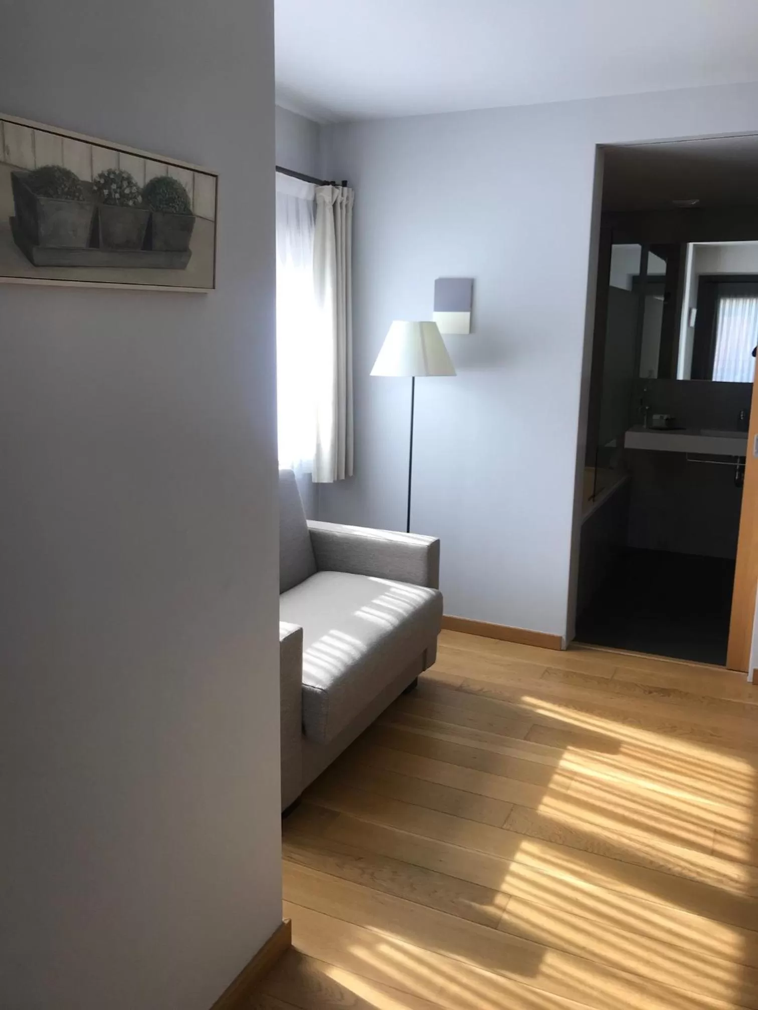 Seating area, Bed in Hotelet Del Bac