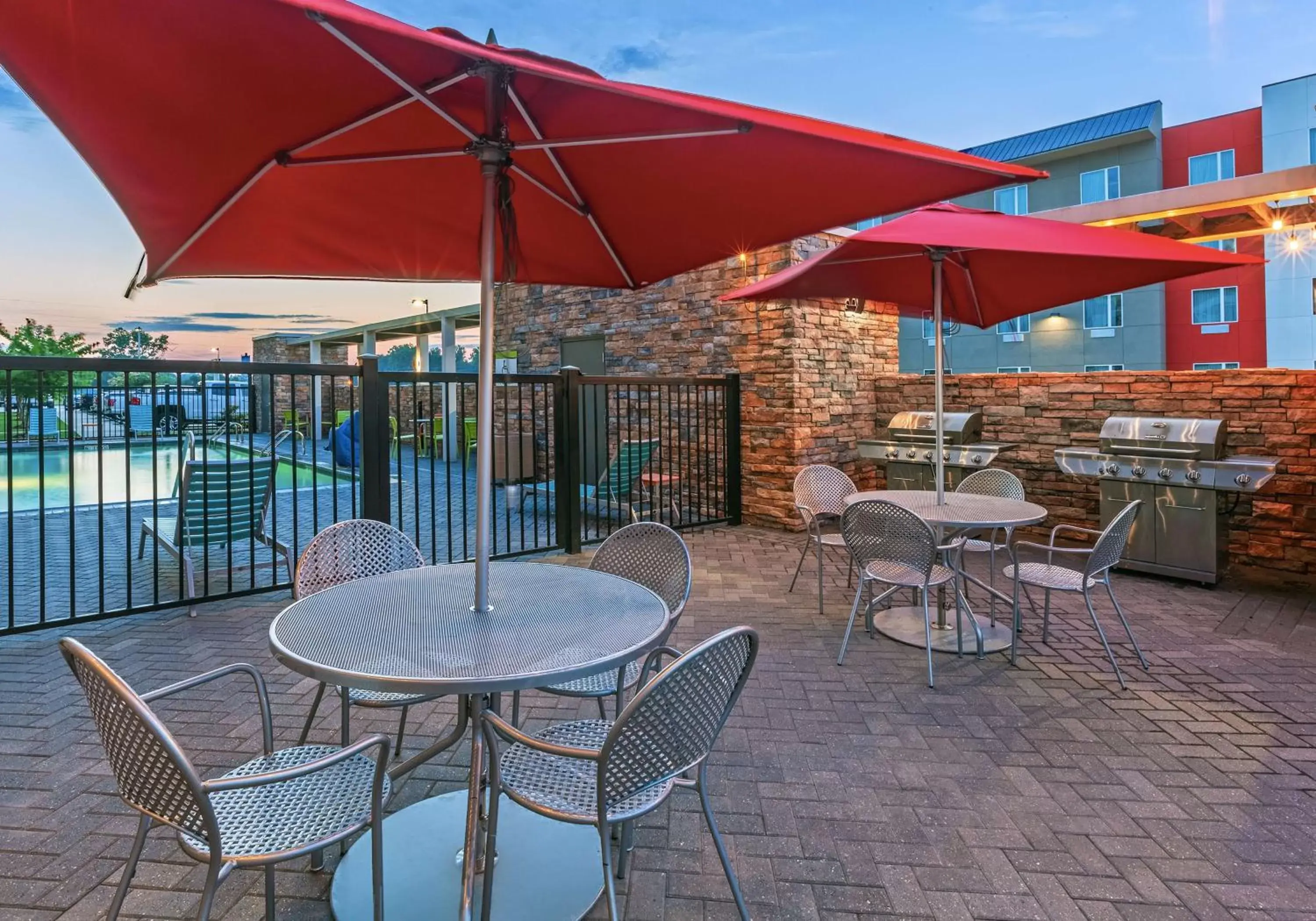 Patio, Restaurant/Places to Eat in Home2 Suites By Hilton Gonzales