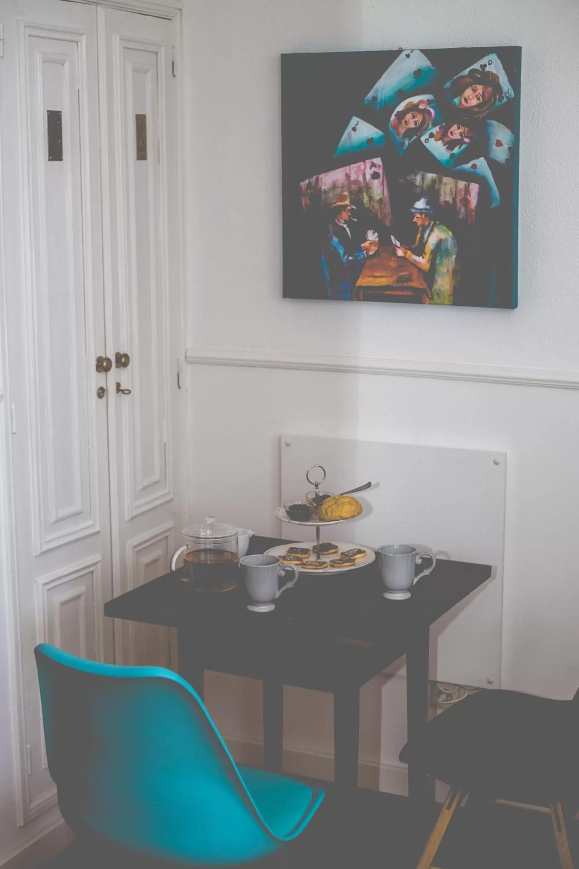 Dining area, TV/Entertainment Center in Sintra1012 Boutique Guesthouse