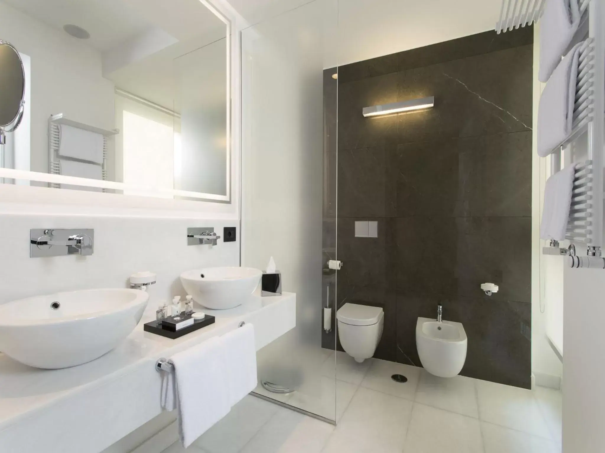 Bathroom in Corso 281 Luxury Suites