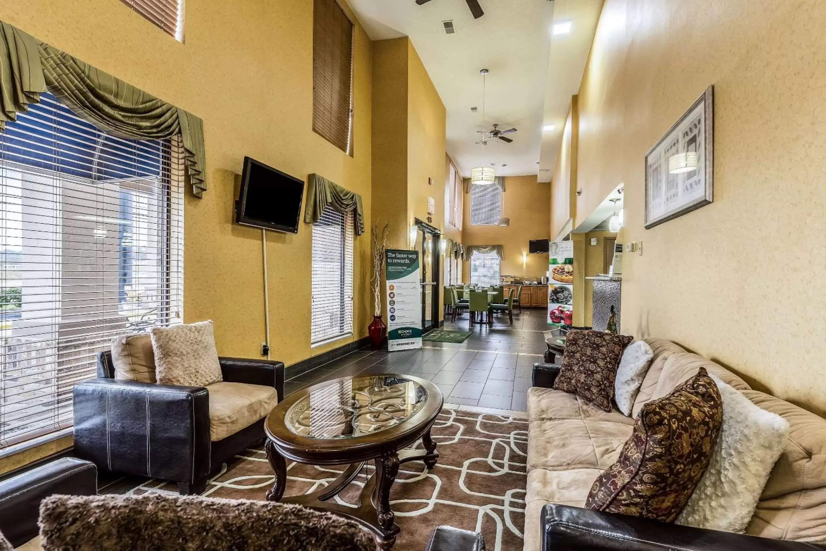 Lobby or reception, Seating Area in Quality Inn Rolla