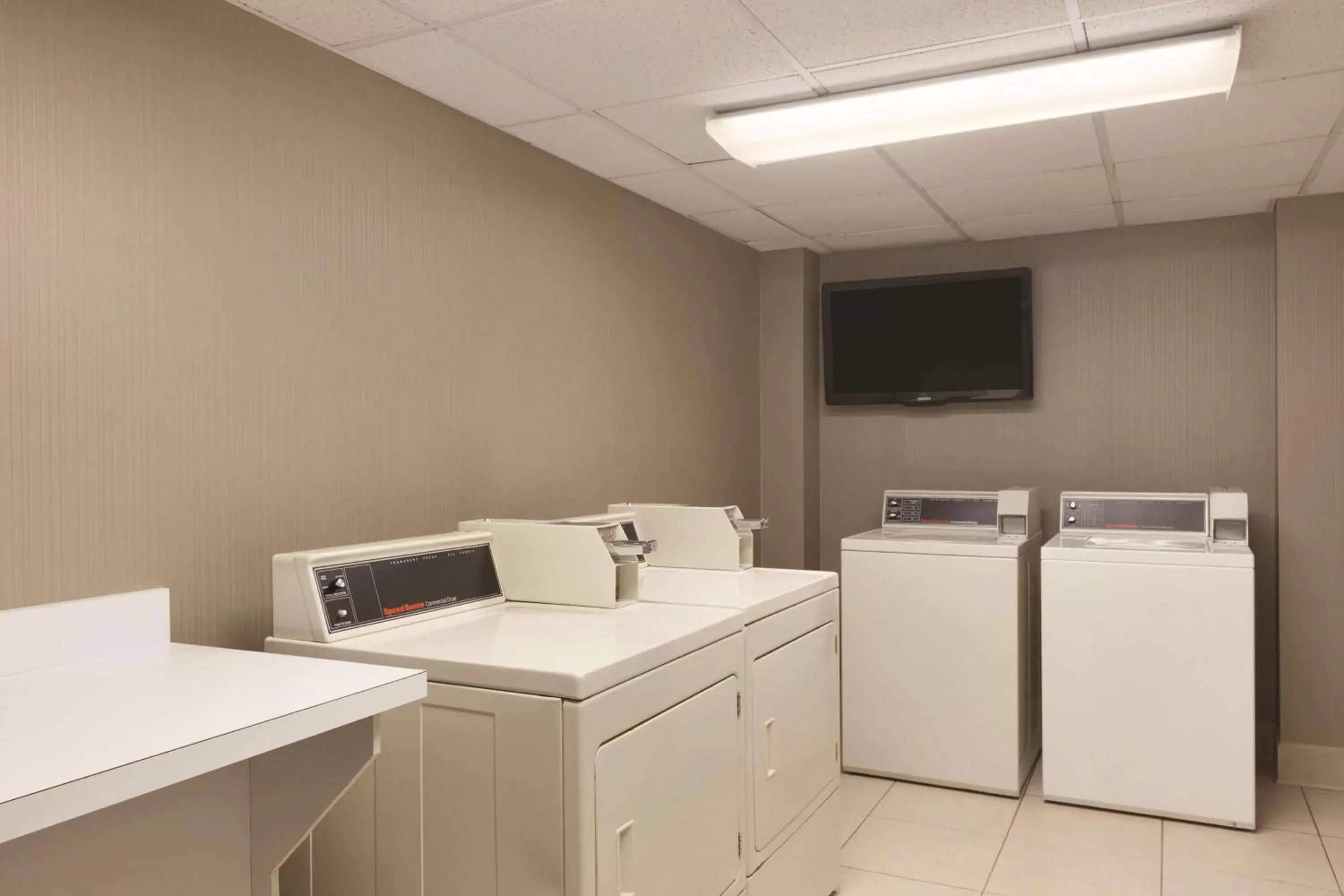 Property building, TV/Entertainment Center in Homewood Suites Harrisburg-West Hershey Area