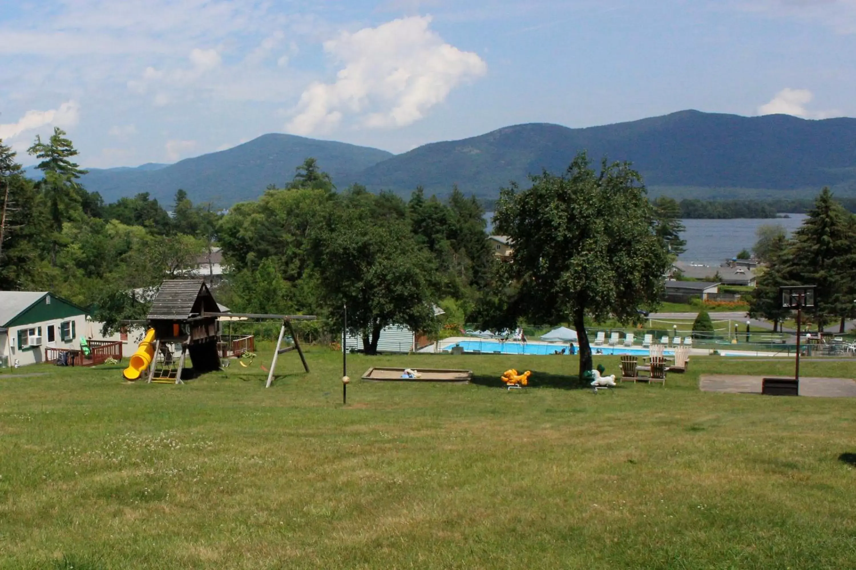 Children play ground in Hill View Motel and Cottages