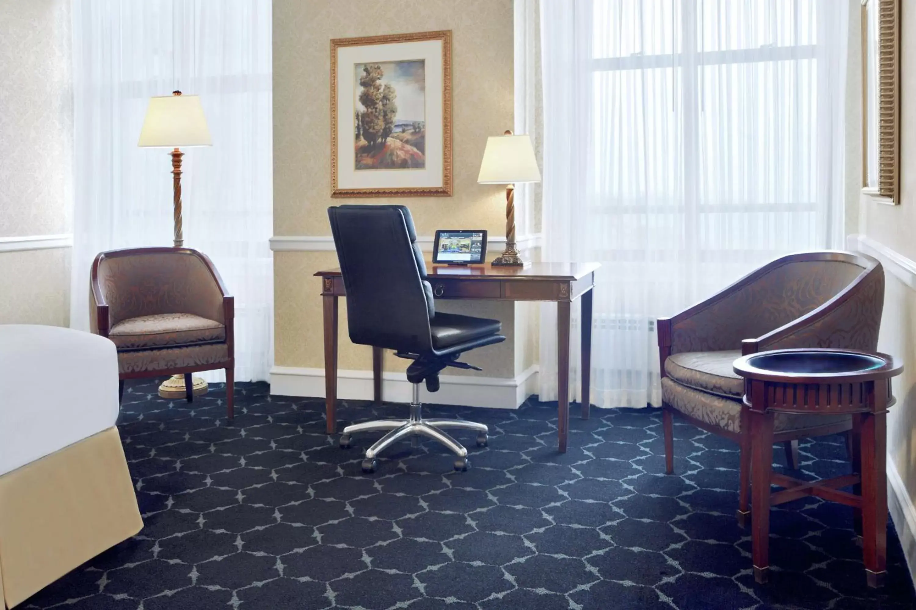 King Room with Lake View in The Drake Hotel King Room with Lake View in The Drake Hotel